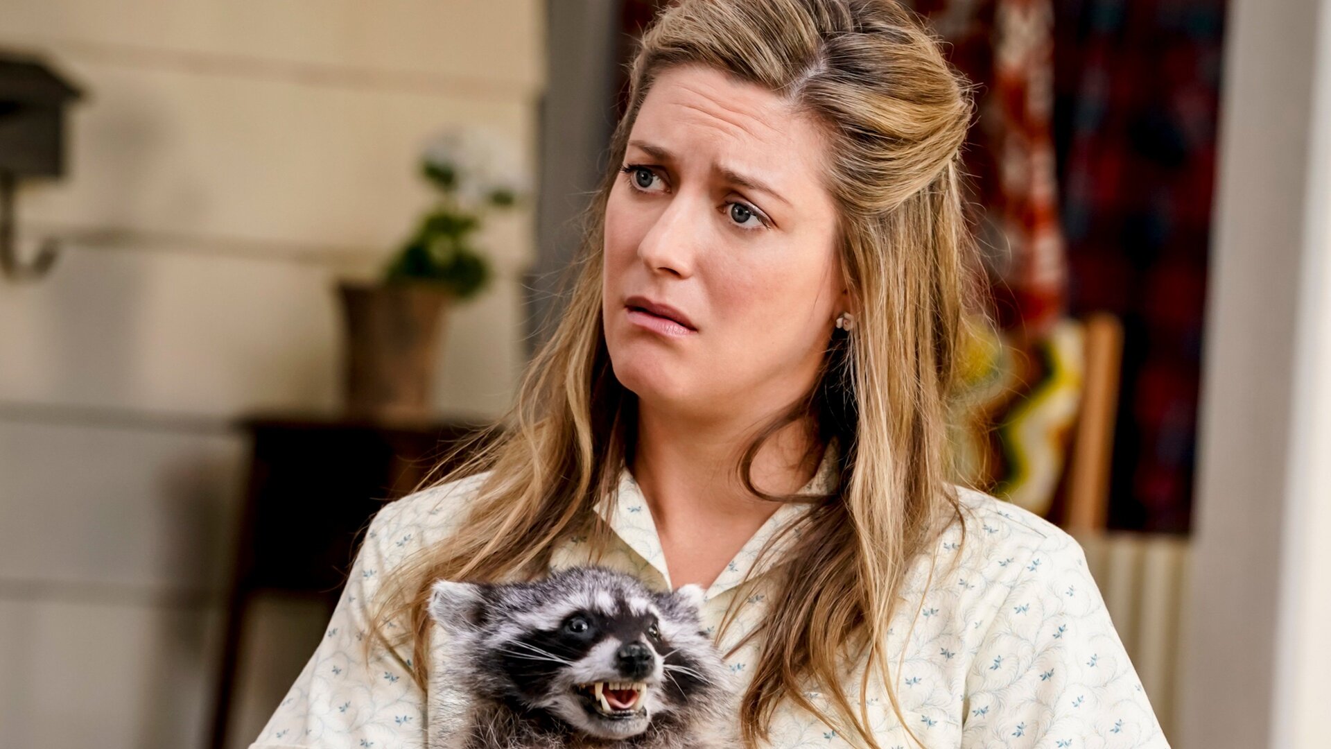 Young Sheldon : Carbon Dating and a Stuffed Raccoon