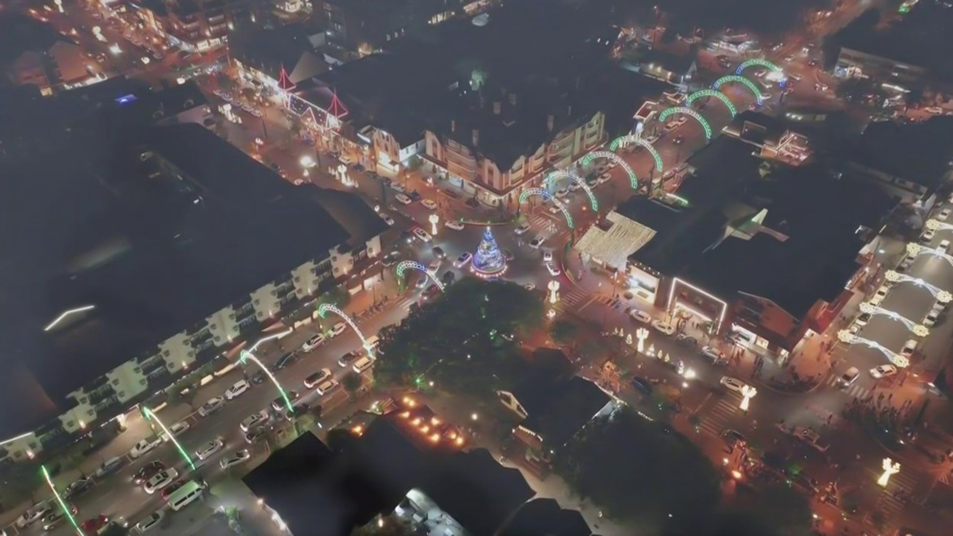 Brasil Visto de Cima à Noite : Gramado e Canela