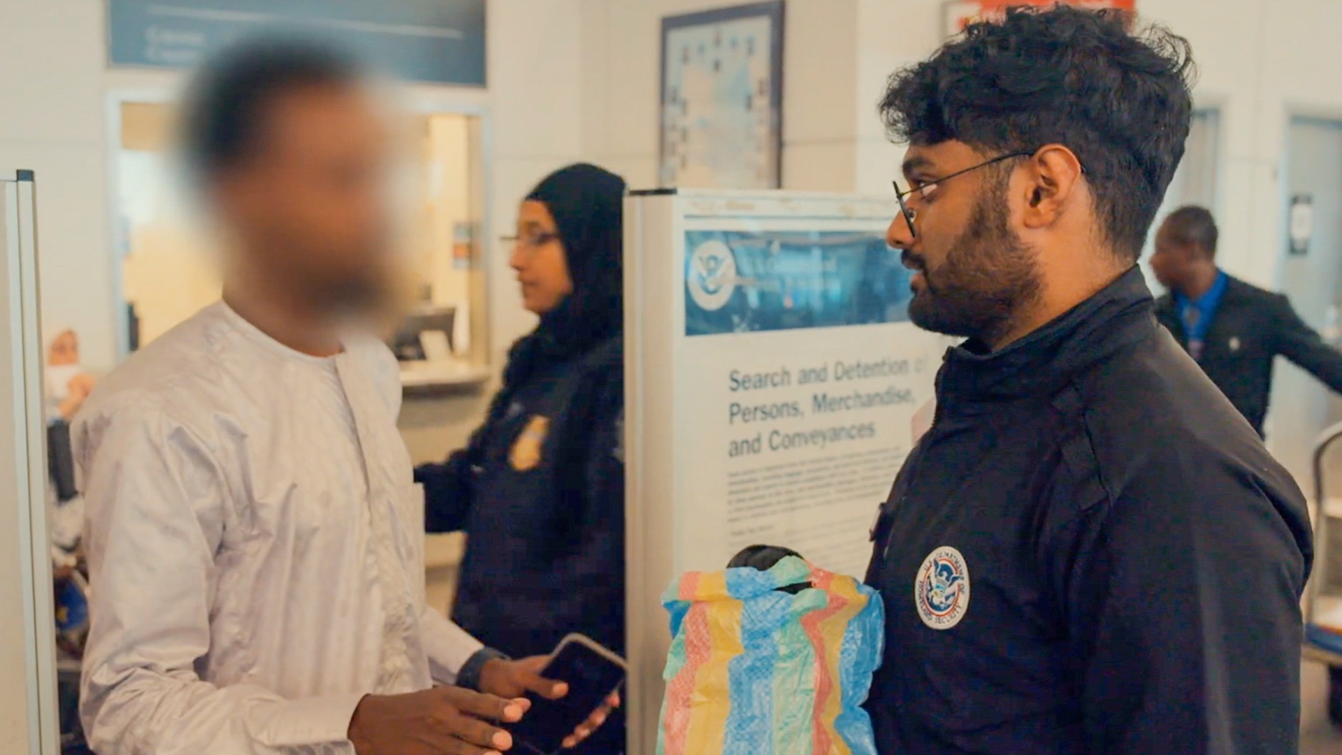 Aeroporto - Área Restrita: Estados Unidos : Por Favor, Não Seja Esterco!