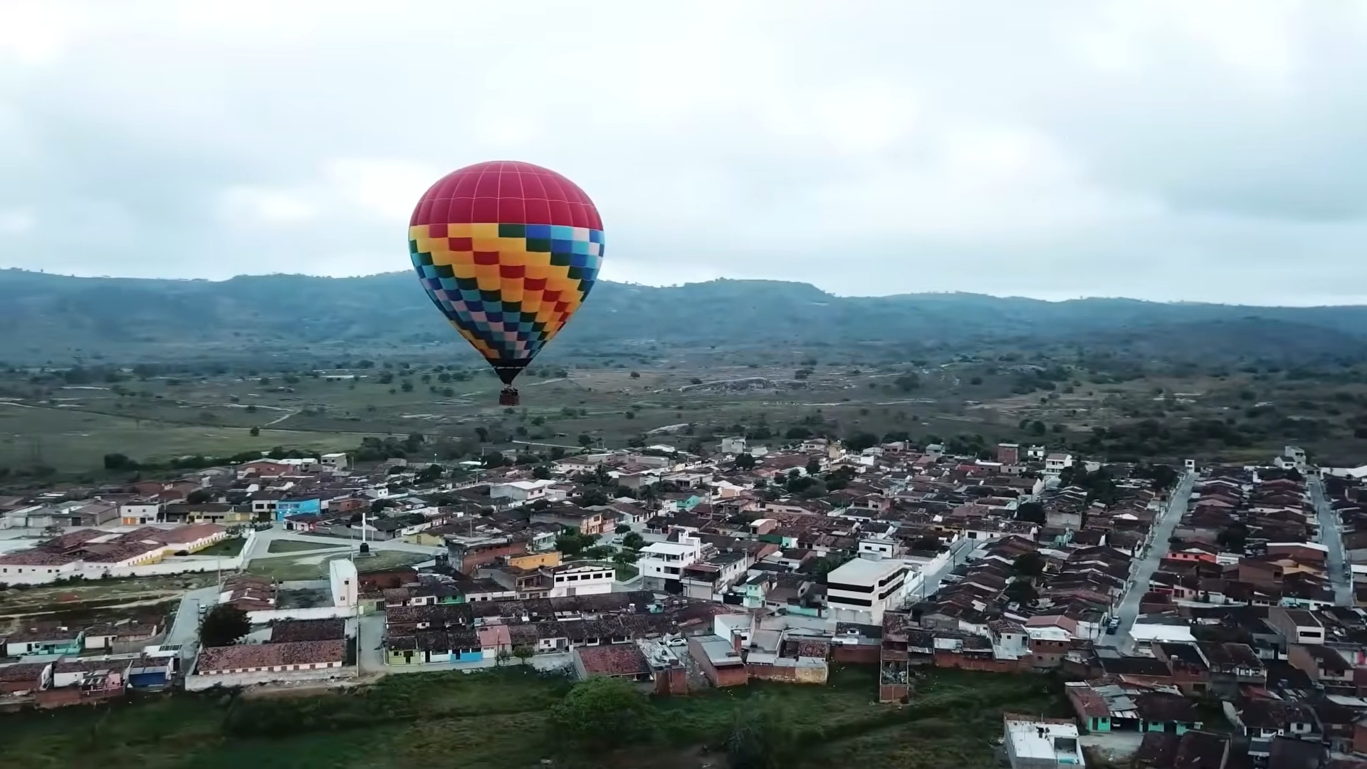 Destino Pernambuco : Aventuras no Céu, na Terra e nas...