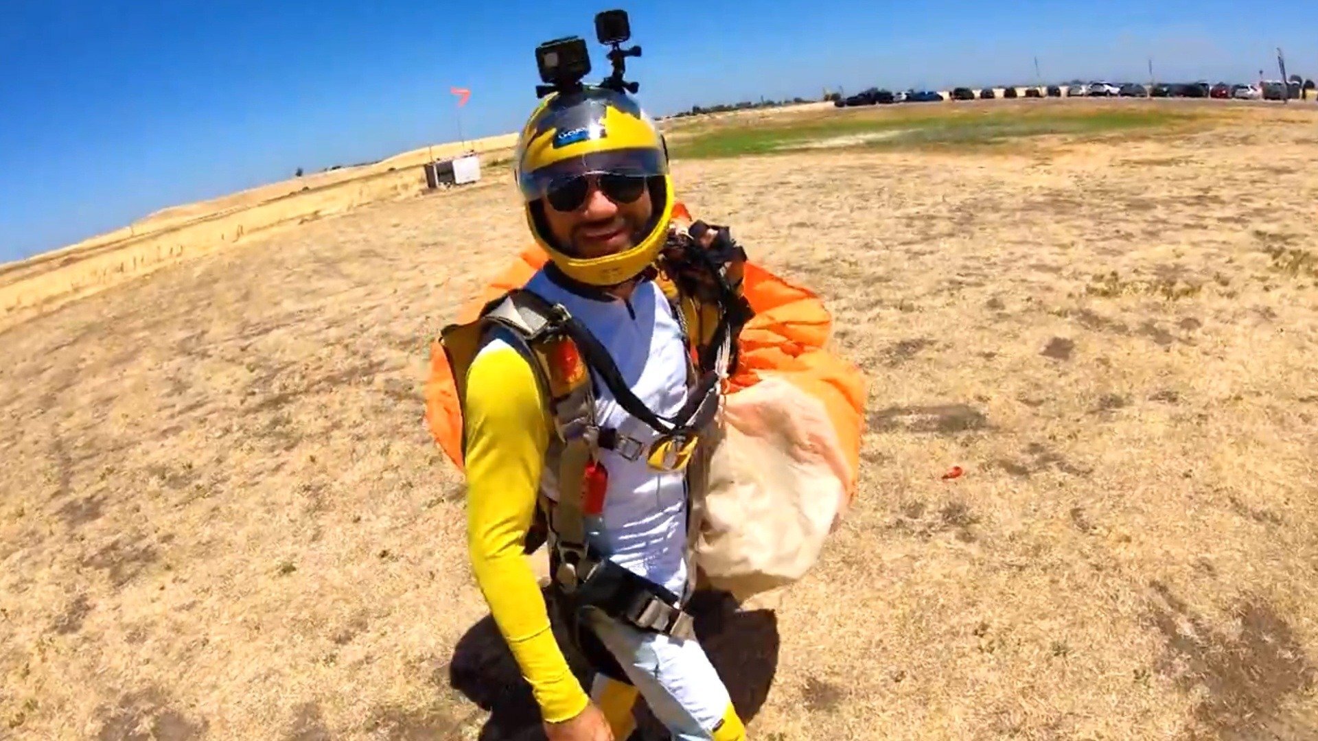 Voo de Cinema : Paraquedas e Wingsuit na Califórnia