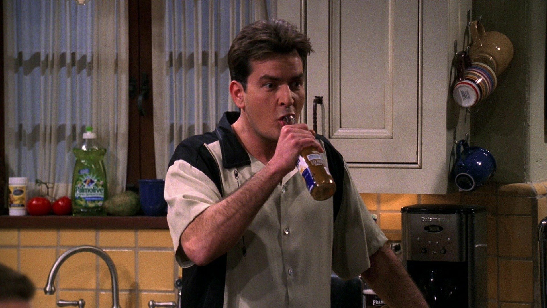 Two and a Half Men : Ate the Hamburgers, Wearing the Hats