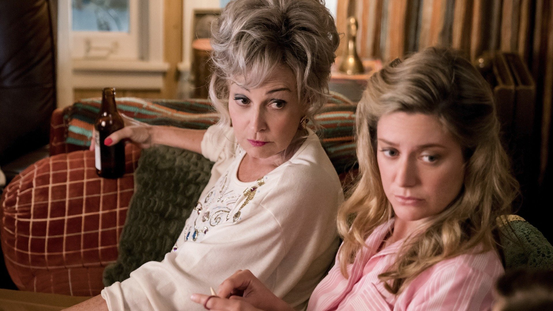 Young Sheldon : A Solar Calculator, a Game Ball,...
