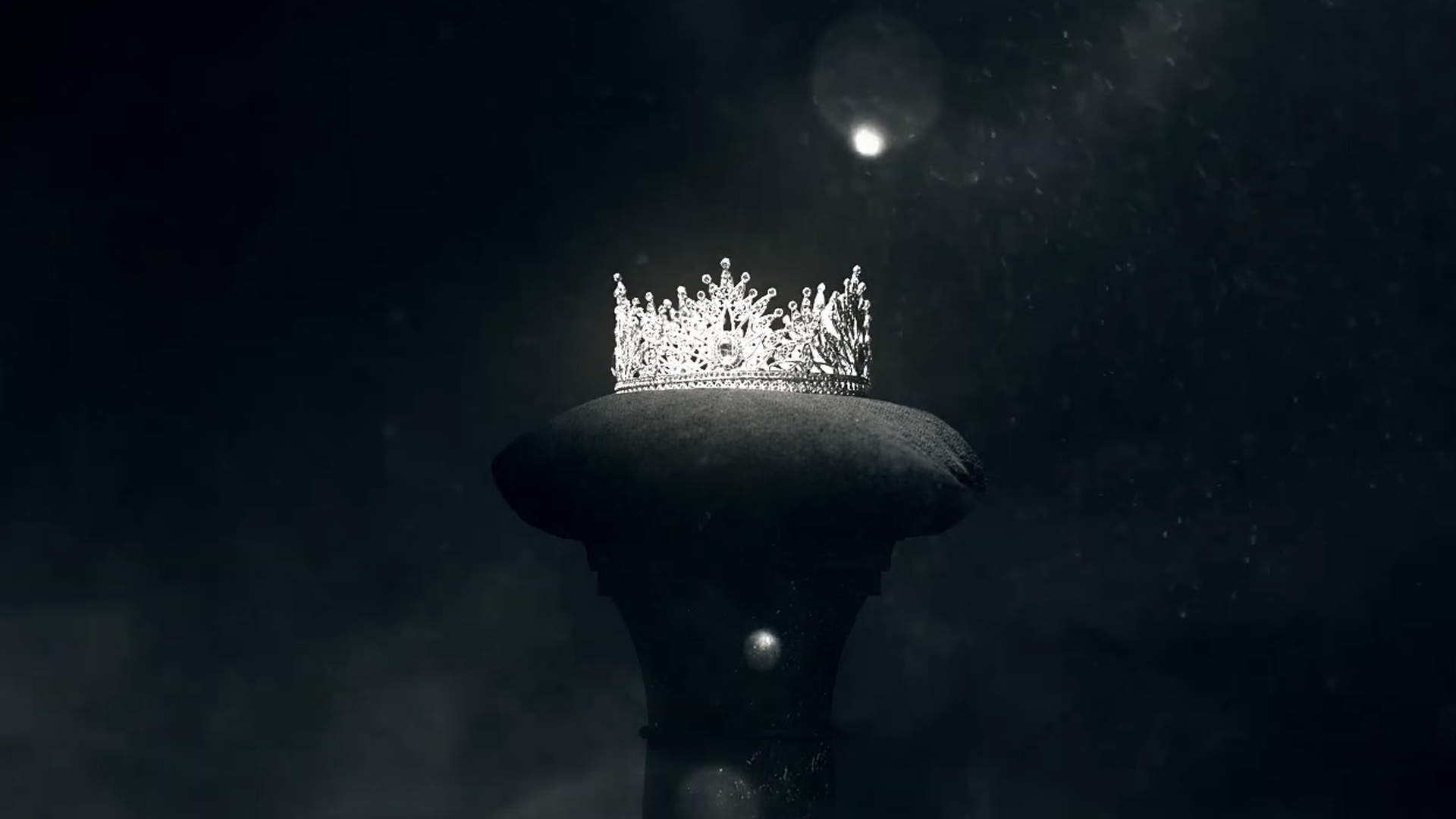 Behind the Crown : A Jornada em Busca da Coroa