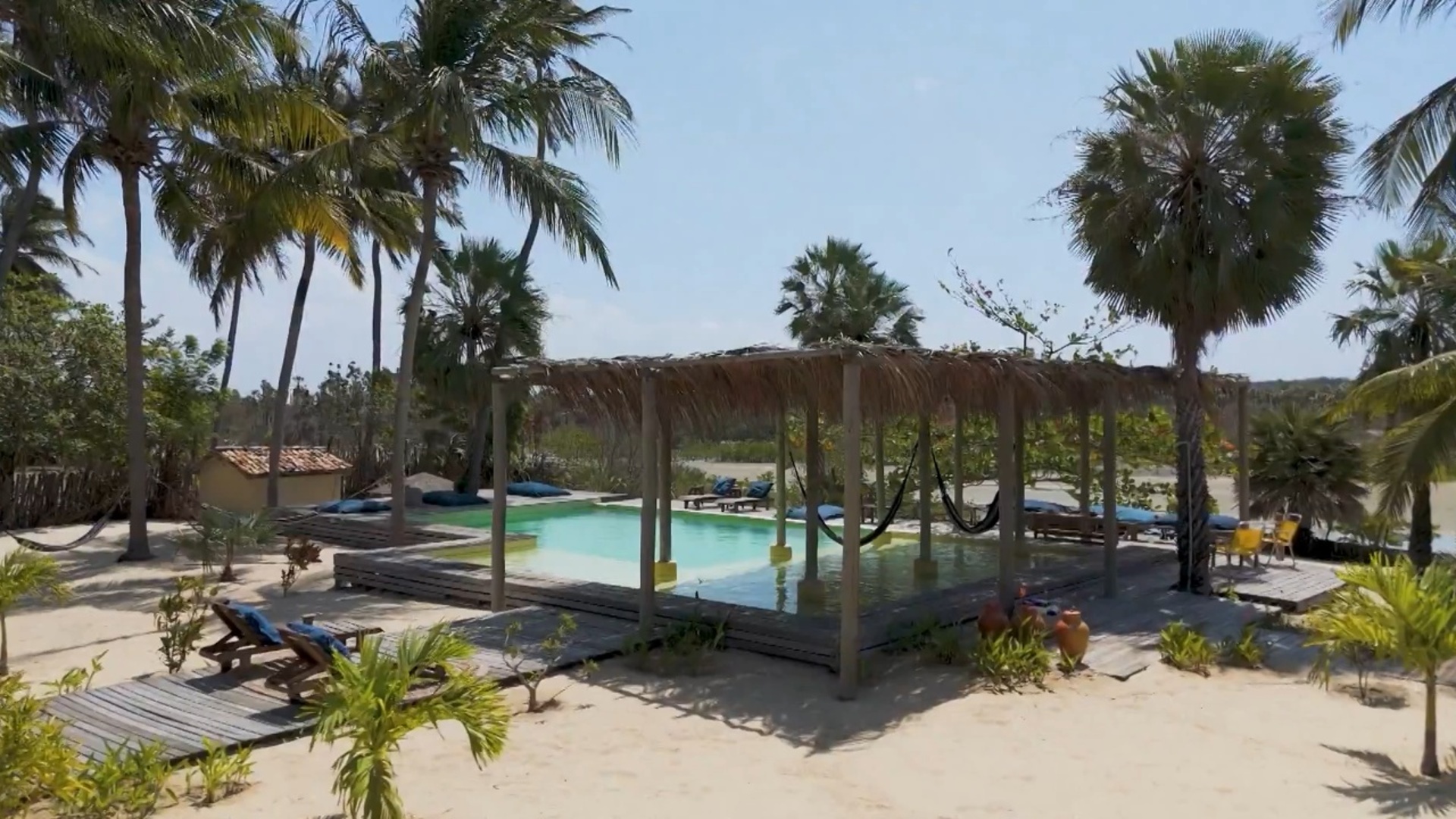 Casas que Valem a Viagem : Casa Rio, Casa Escarlate - Outeiro...