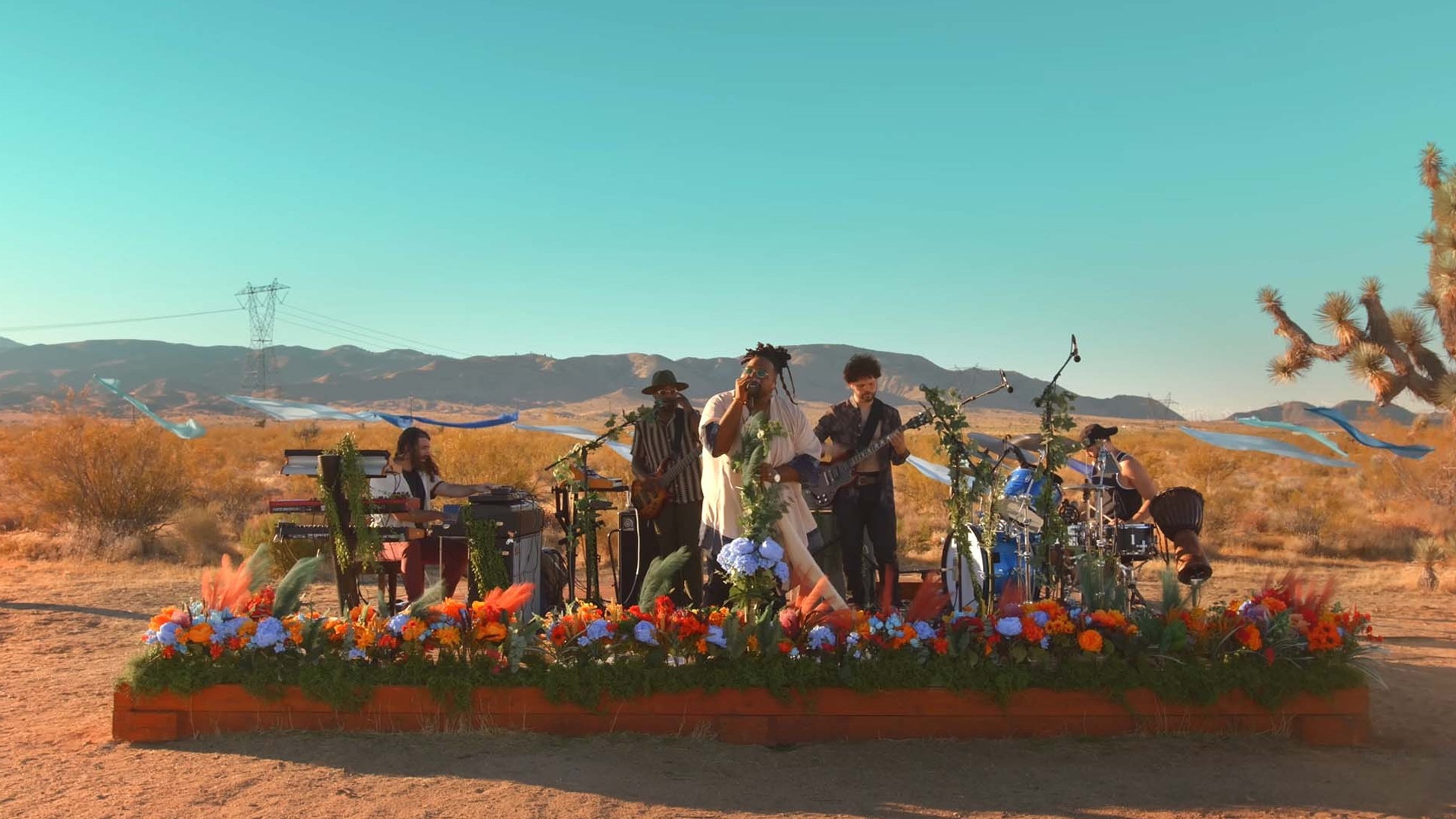 The Main Squeeze - Live From the Mojave Desert
