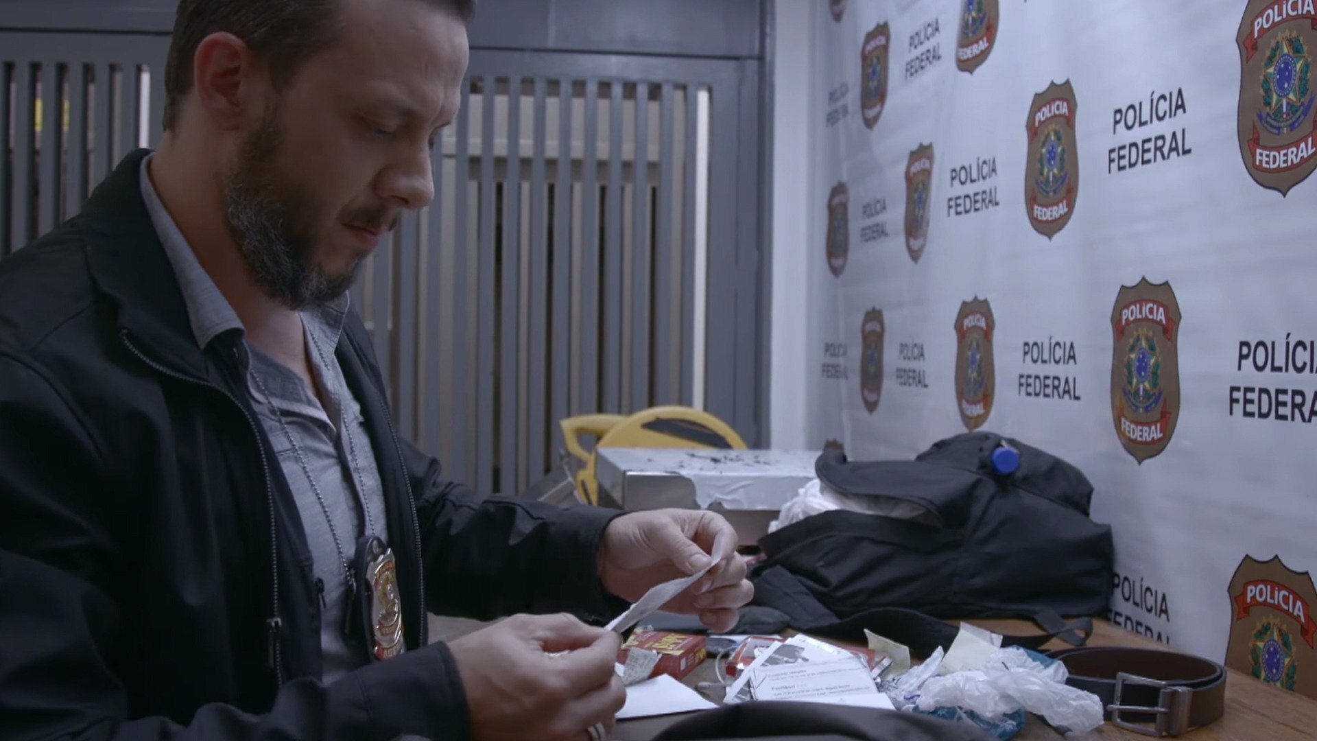 Aeroporto - Área Restrita : Cartão Vermelho