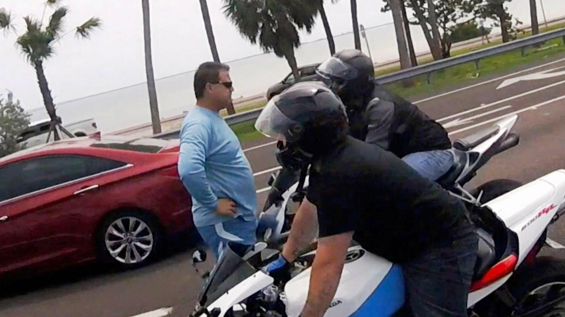 Guerra no Trânsito : Motoristas Exaltados em Tampa