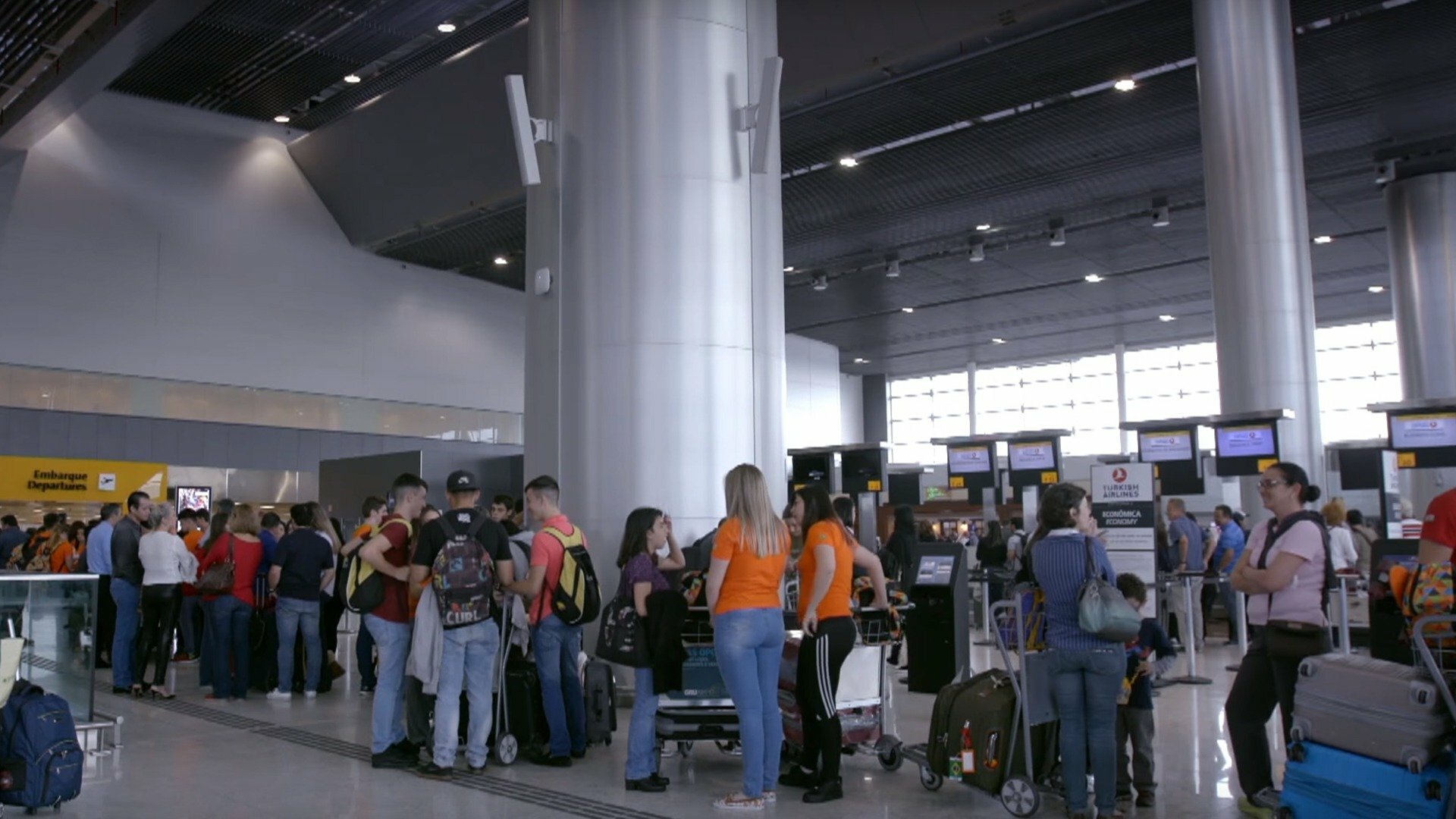 Aeroporto - Área Restrita : Quem Procura Acha