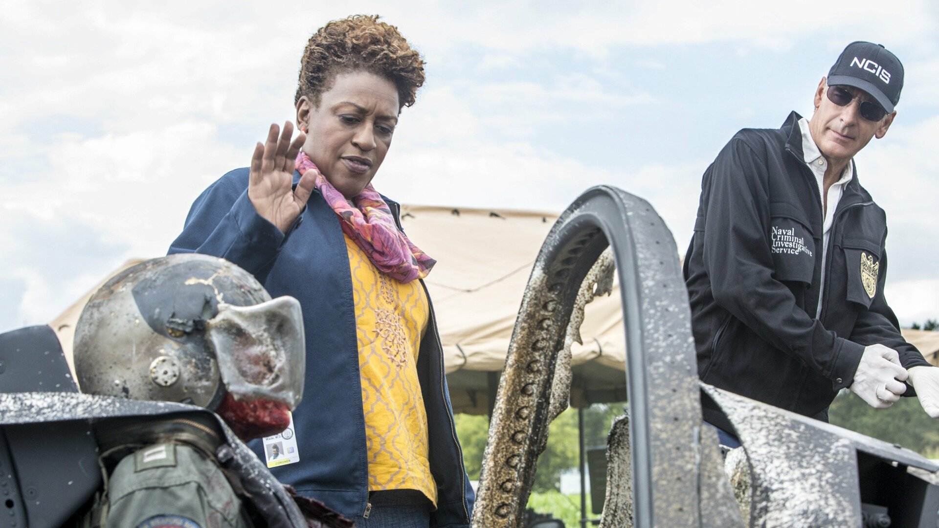 NCIS: New Orleans : Touched by the Sun