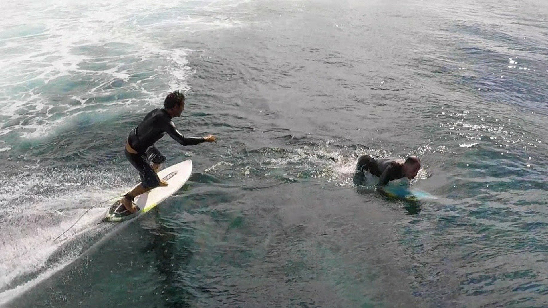 Lendas em Fiji : Altas Ondas em Desperate