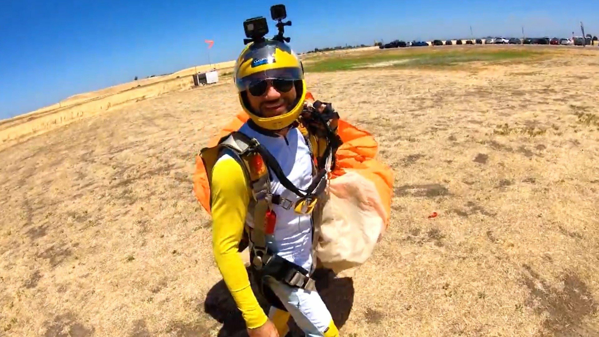 Voo de Cinema : Paraquedas e Wingsuit na Califórnia