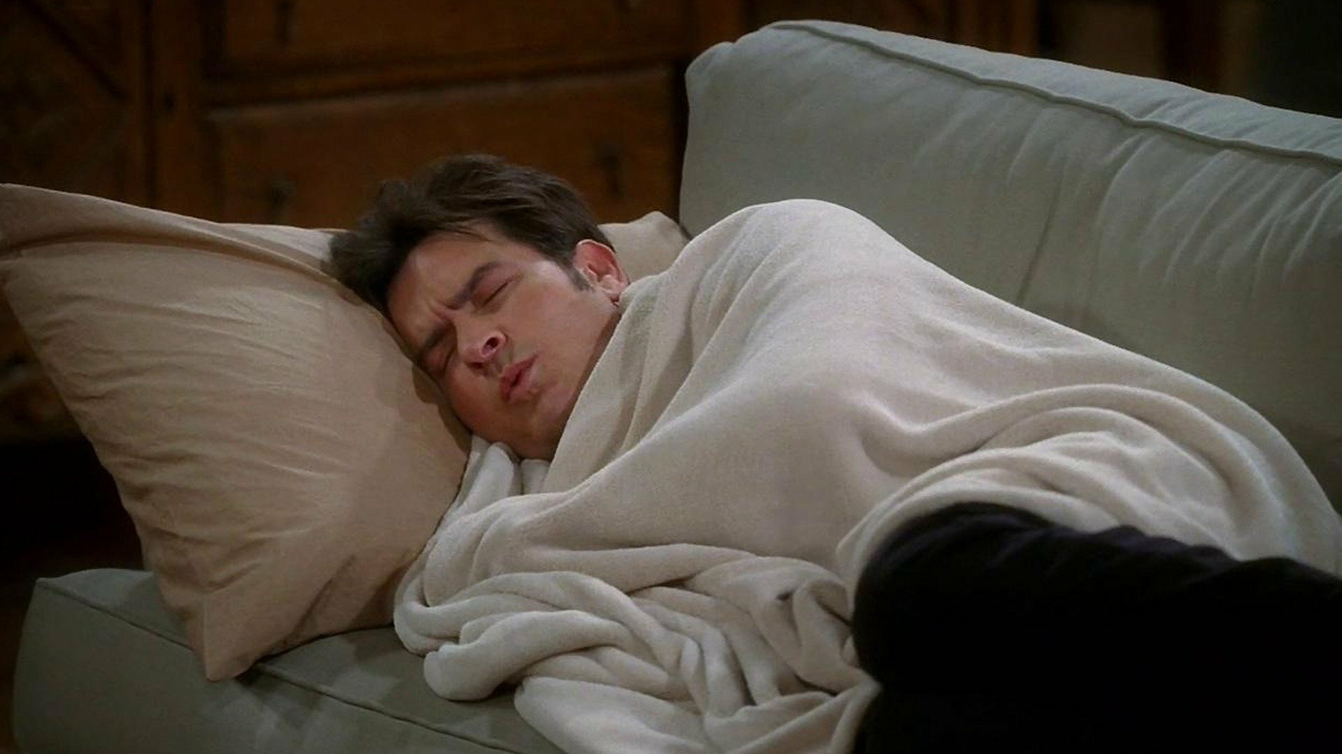 Two and a Half Men : Aye, Aye, Captain Douche