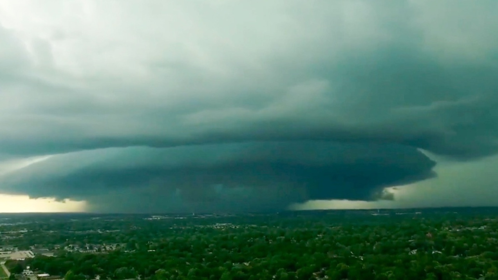 No Olho da Tempestade : Supertempestade Derecho