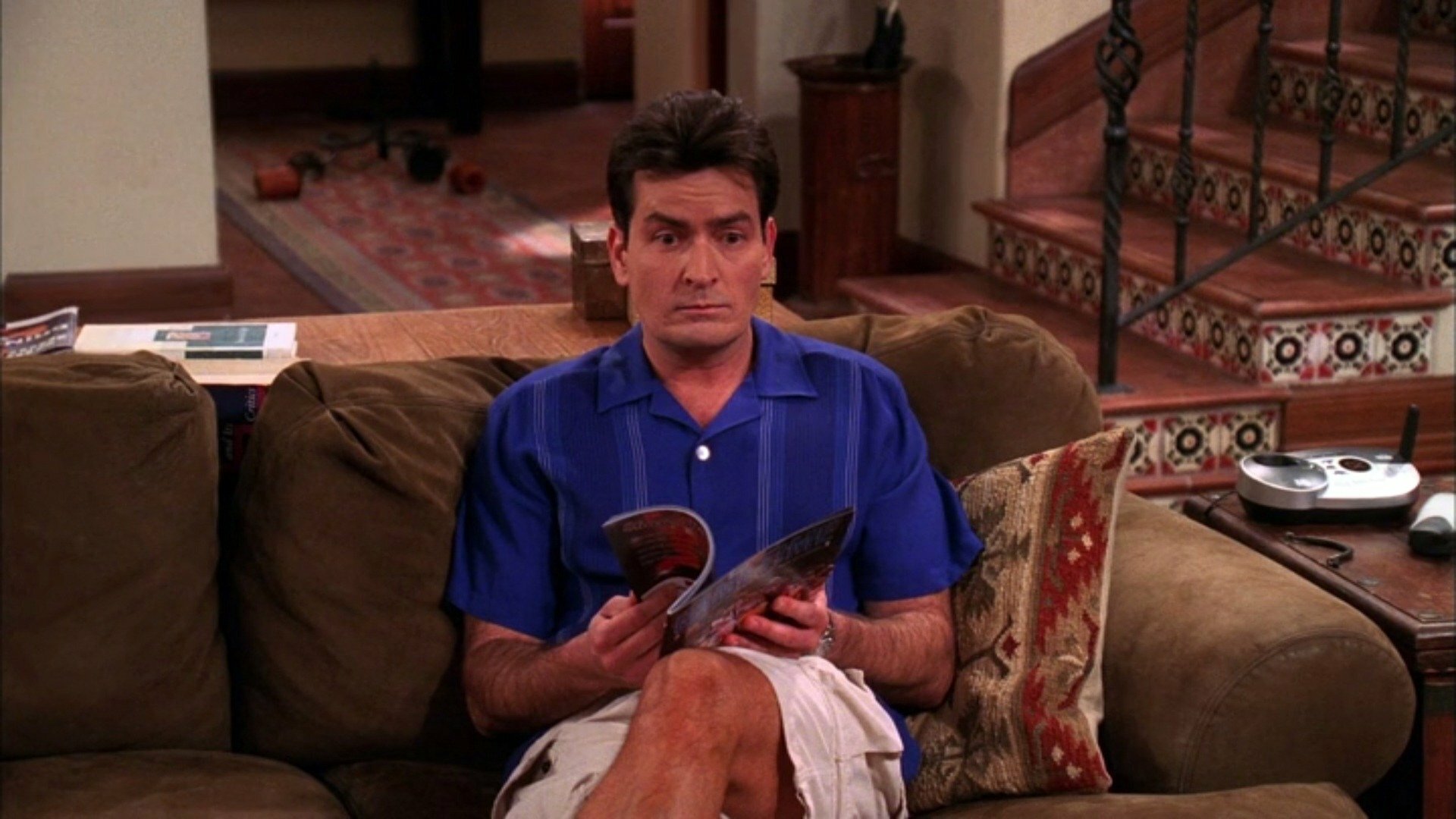 Two and a Half Men : Zejdz Zmoich Wlosow (Get Off My Hair)