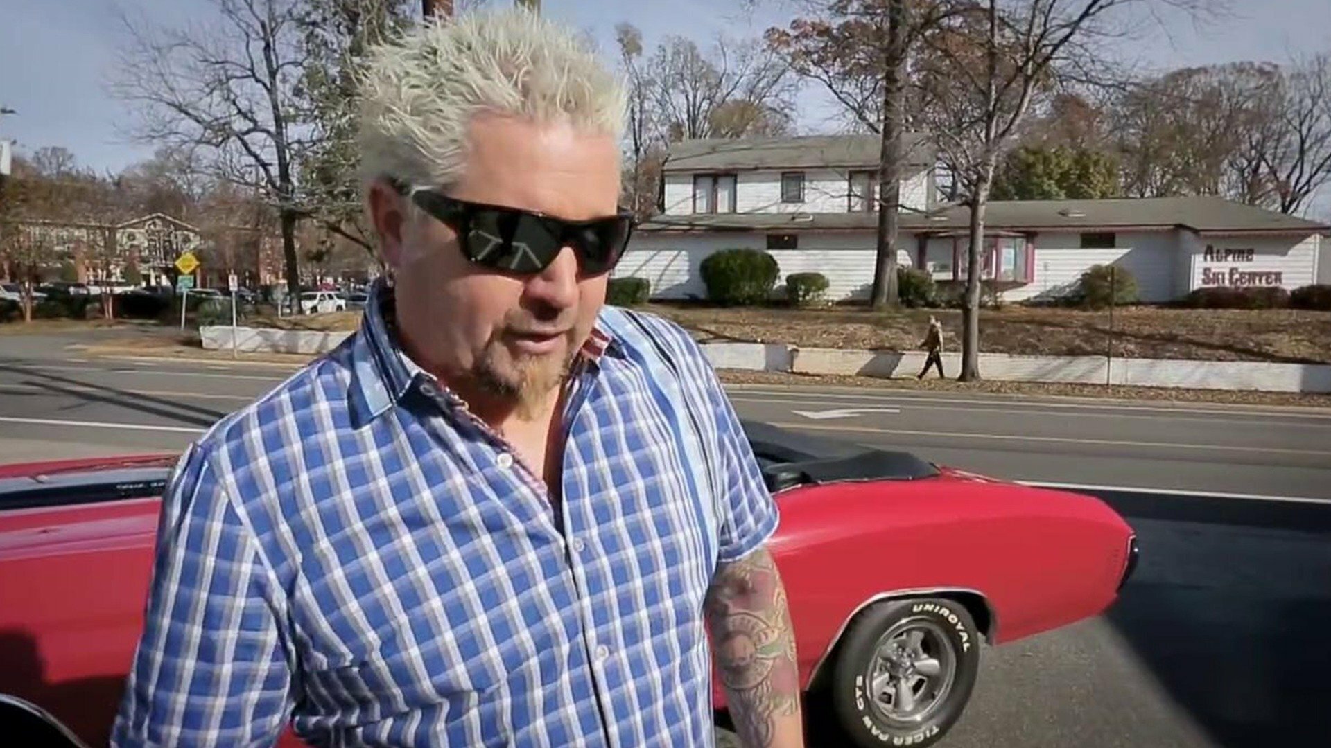 Lanchonetes Clássicas com Guy Fieri : Sanduíche Suíço e Linguiça