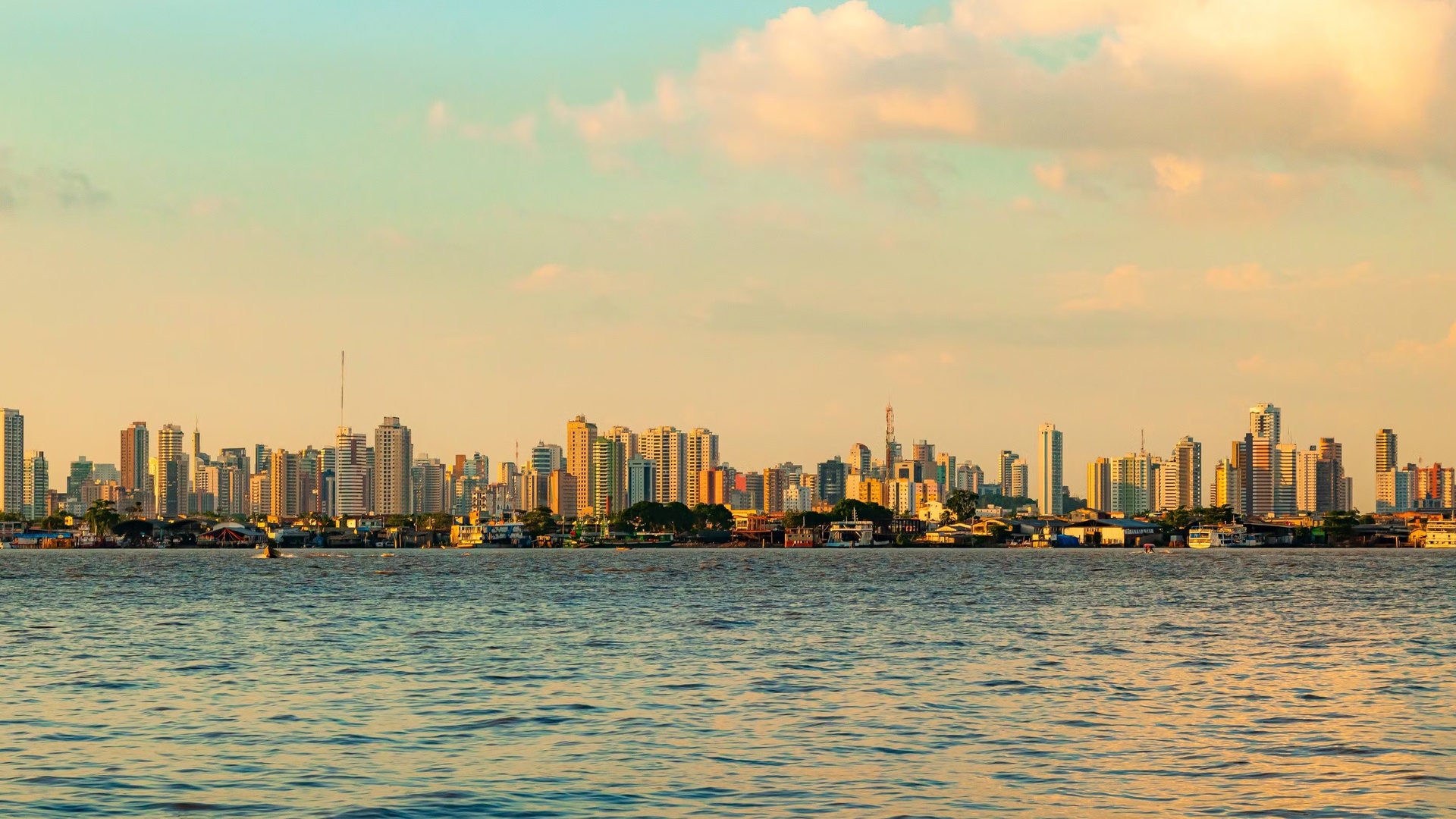 Amazônia Urbana - Belém Entre Dois Mundos