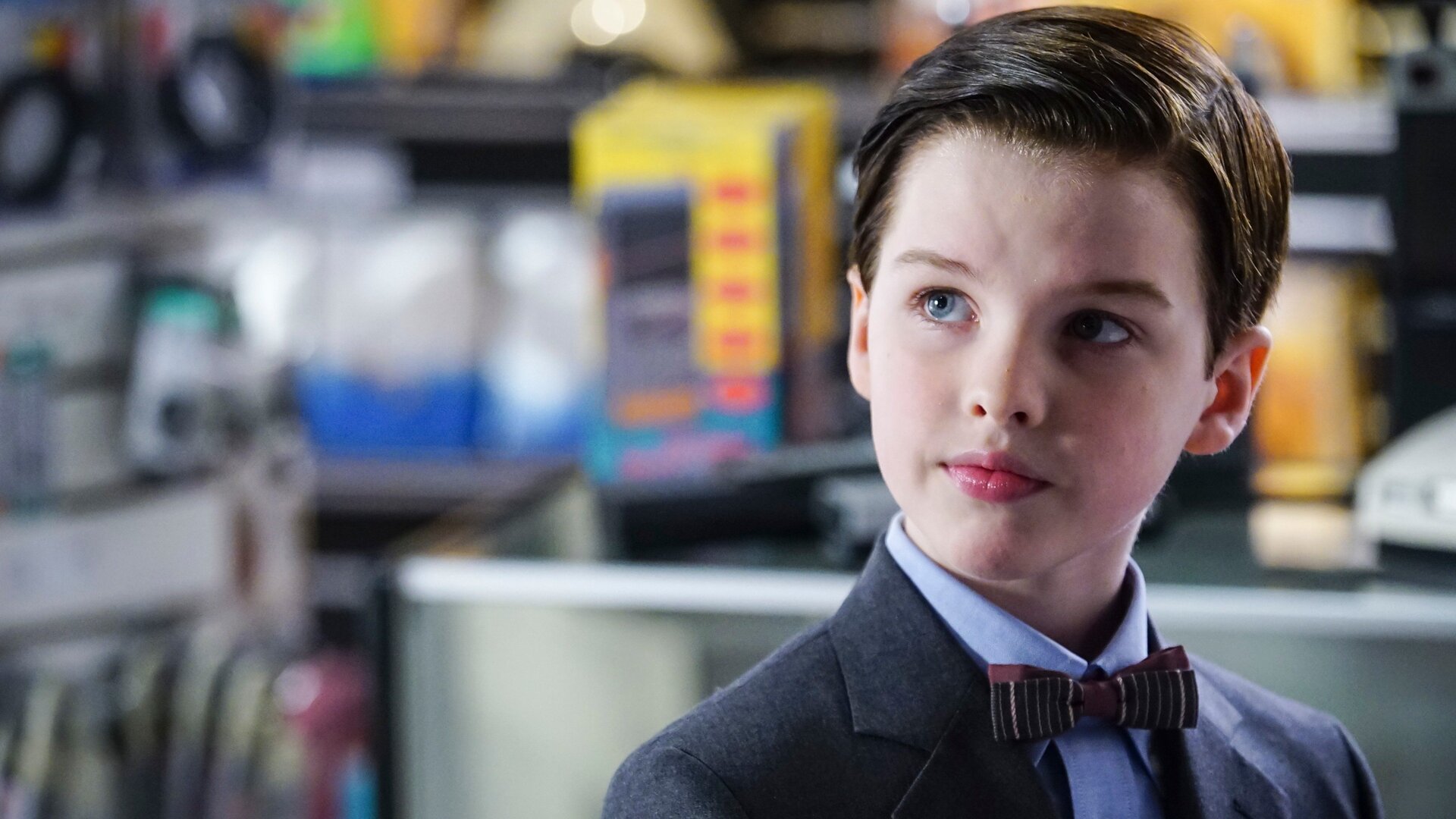 Young Sheldon : A Mother, a Child, and a Blue Man's Backside