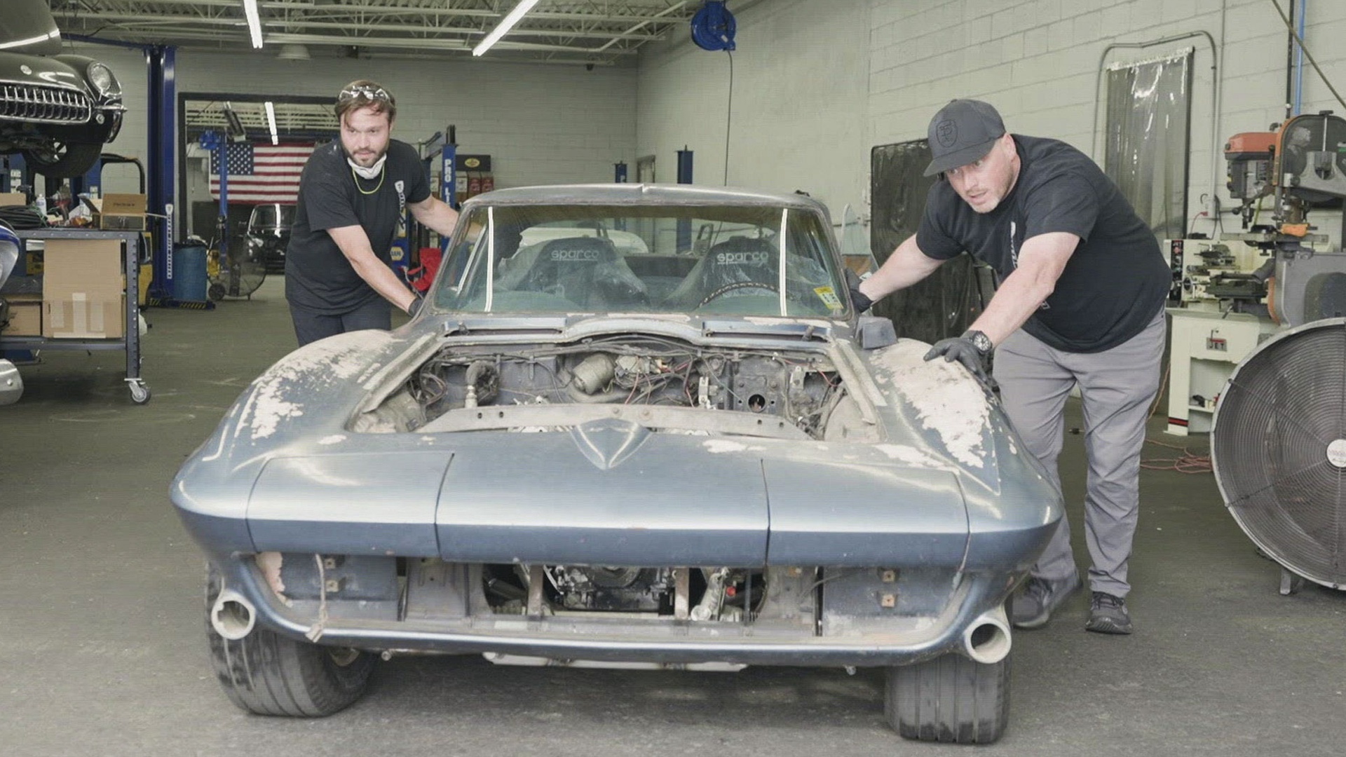 Carros Únicos : Retrô na Pista: Chevrolet Corvette 1967