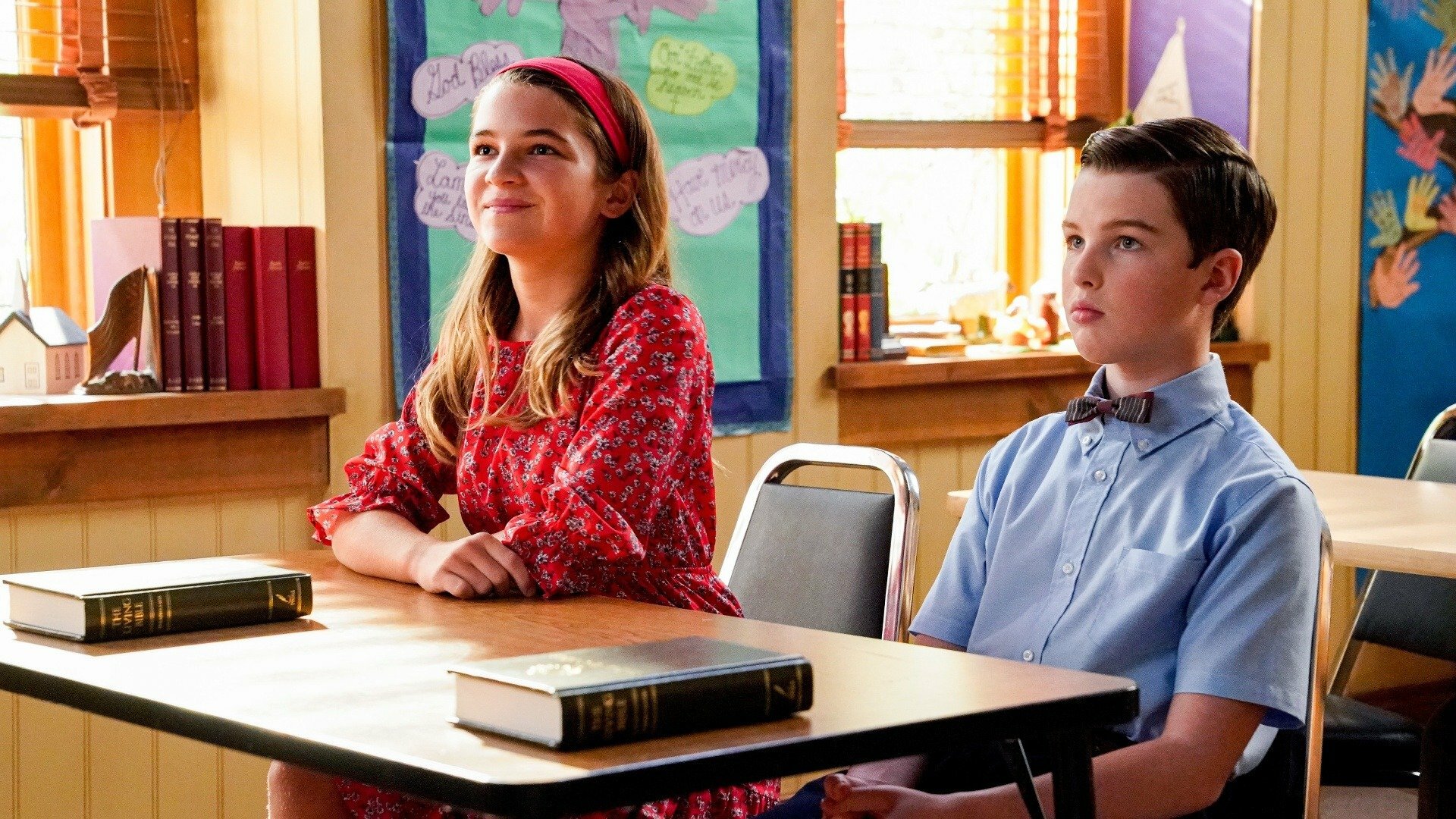 Young Sheldon : Snoopin' Around and the Wonder Twins of...