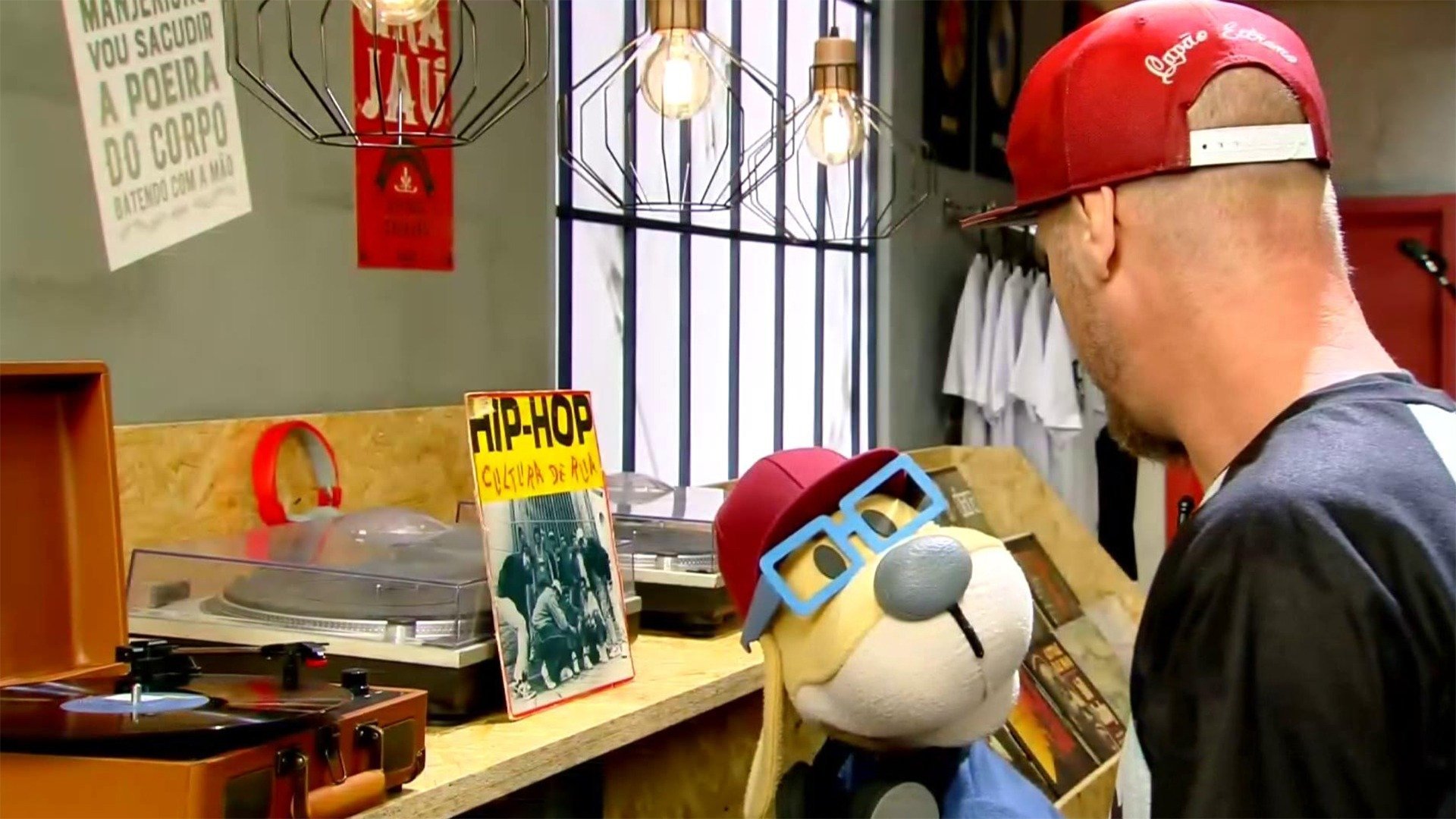 DJ Cão e a Loja de Discos : T1 EP1 - Gaspar Z'África - Qual É a do Rap Brasileiro?