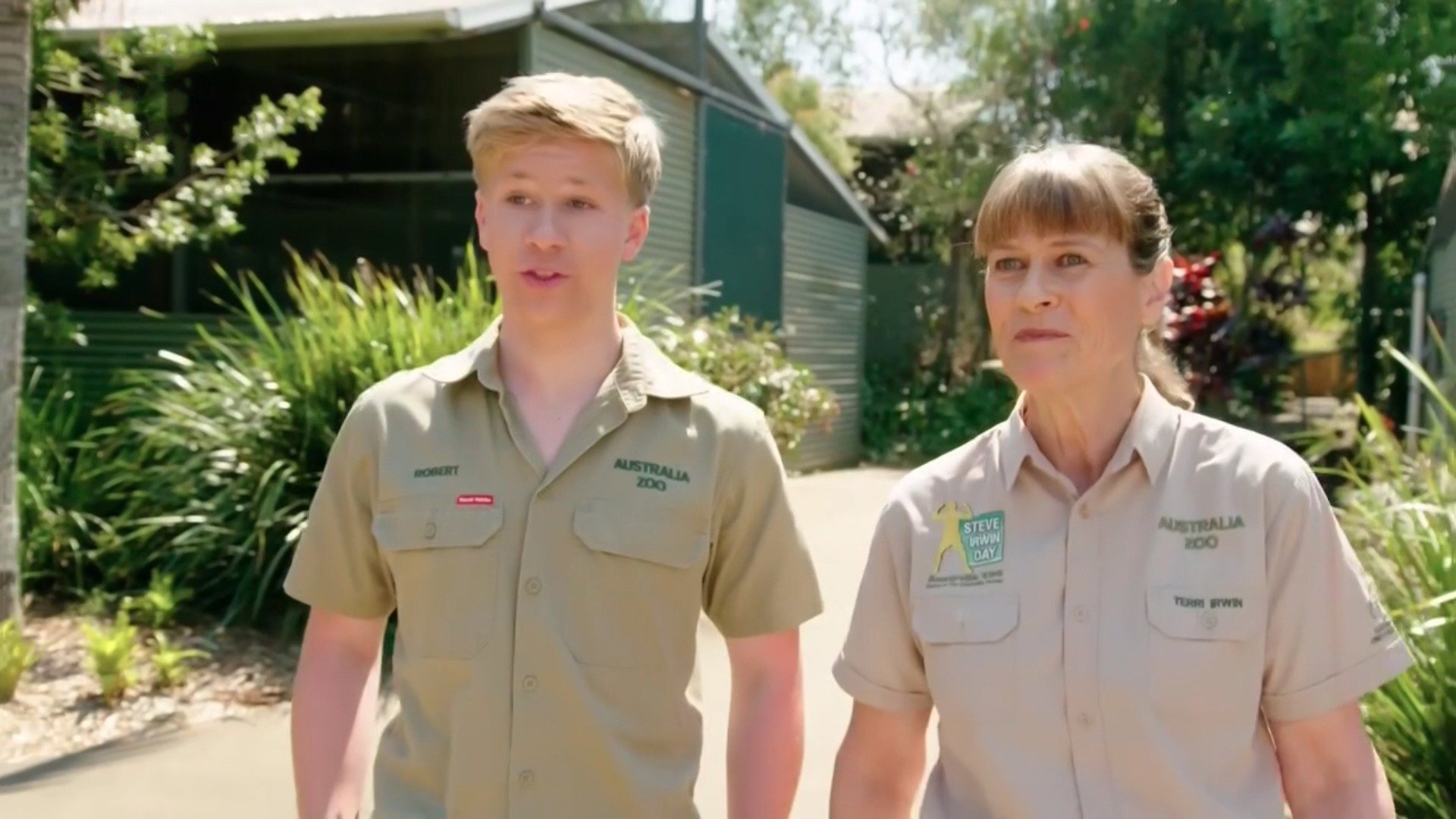 A Família Irwin - Mordidas Extras : Soltura de Tartarugas