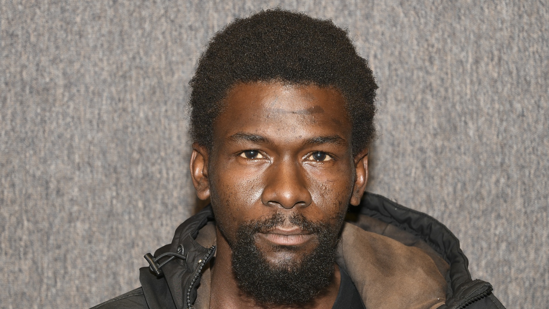 Lobo em Pele de Cordeiro : O Amor É Surdo