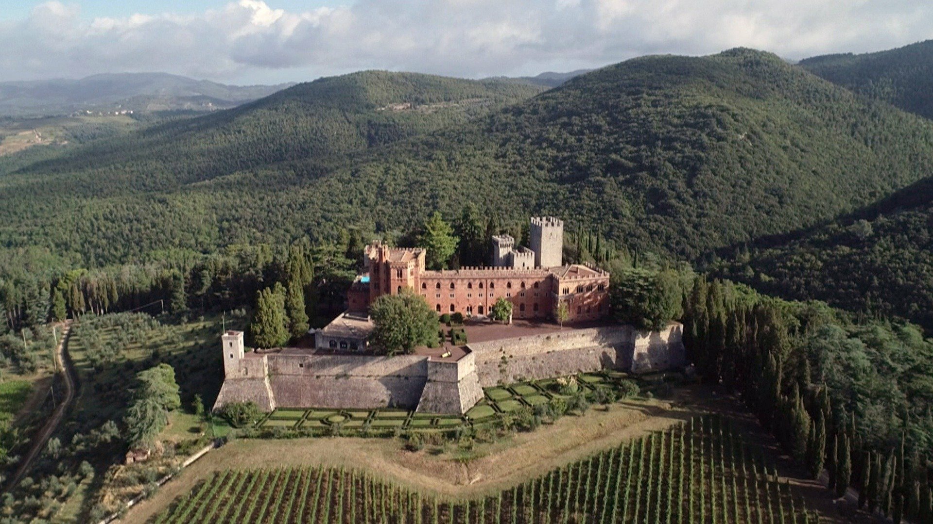 Vinícolas ao Redor do Mundo : Itália - A Nobreza dos Vinhos da Toscana