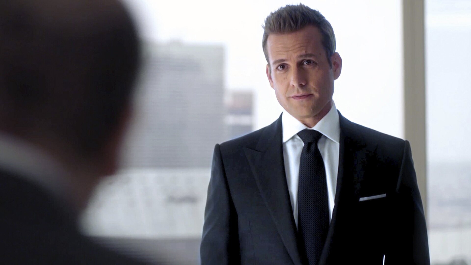 Suits : A Estátua