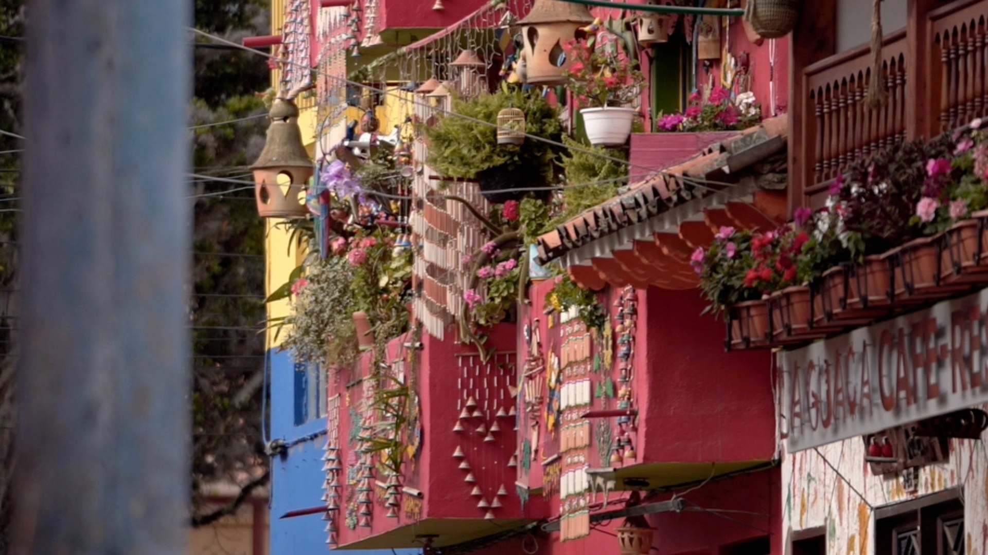 O Mundo em Cores : Colômbia em Vermelho