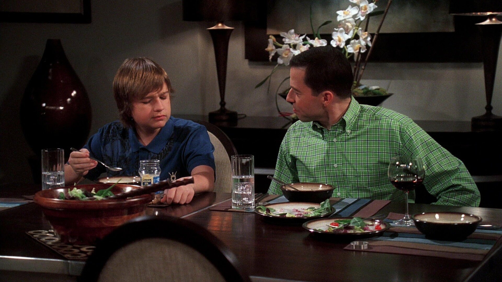 Two and a Half Men : He Smelled the Ham, He Got Excited