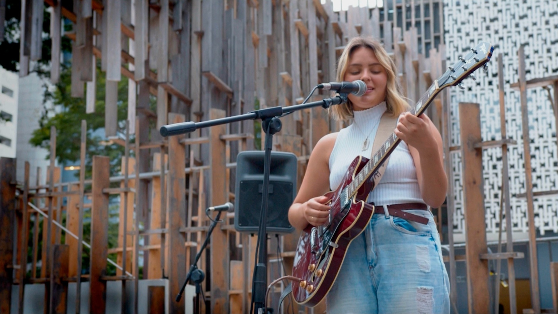 Buscando Buskers - Som e Afeto : Maraia Takai