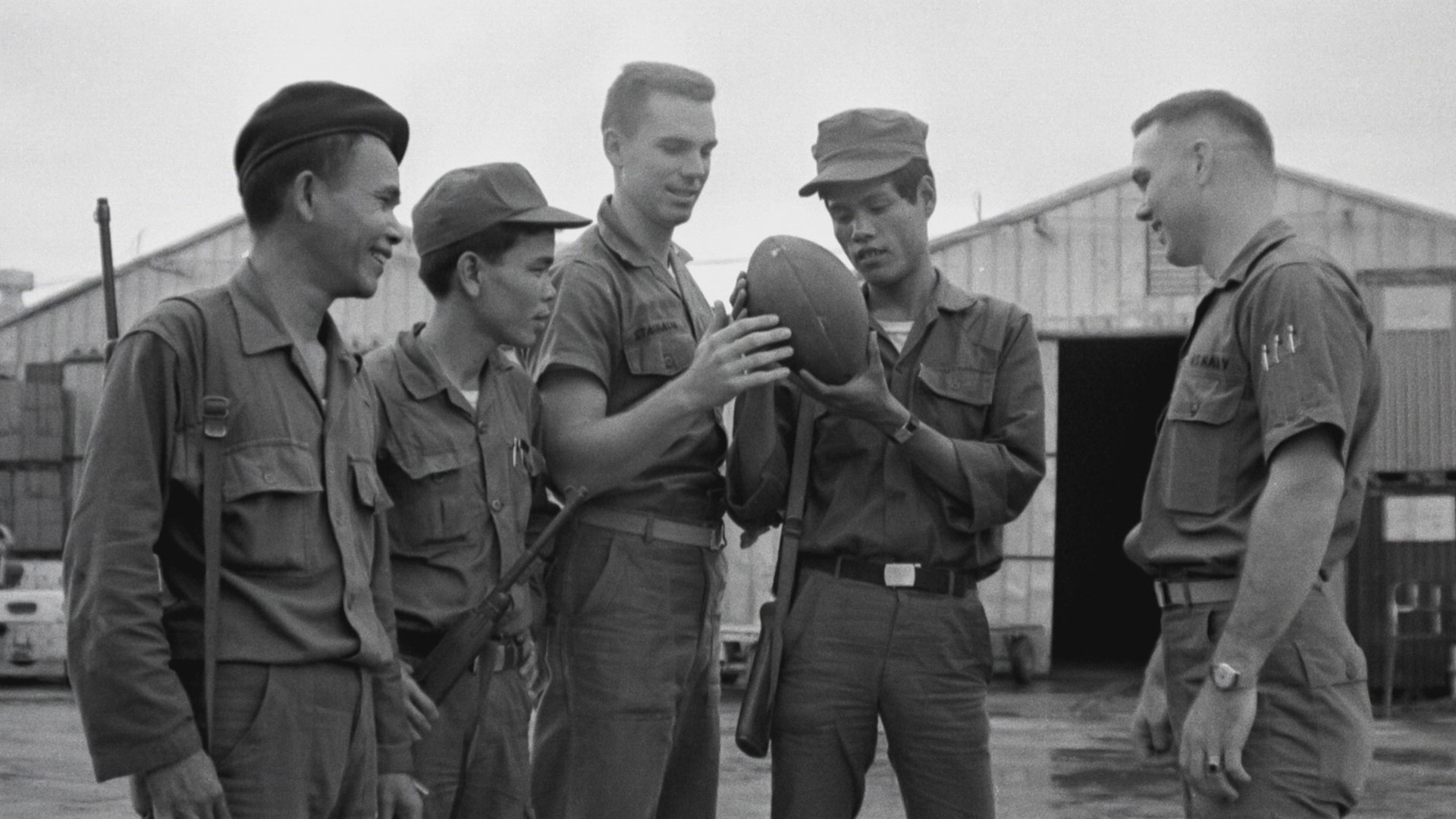 Inacreditável com Dan Aykroyd : Armas Não Convencionais