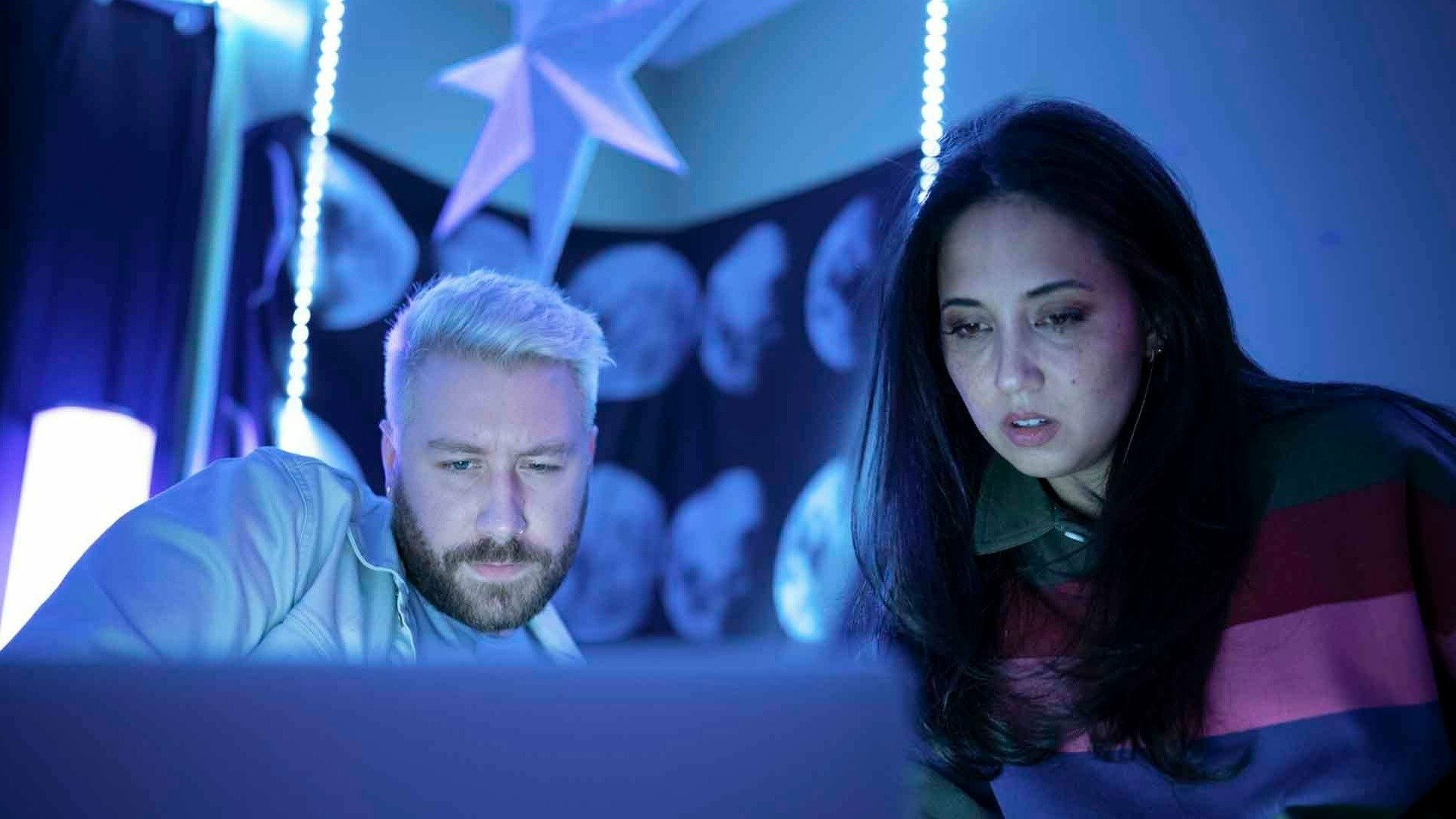 A Caçadora de Pedófilos : Duas Mentiras para Cada Verdade