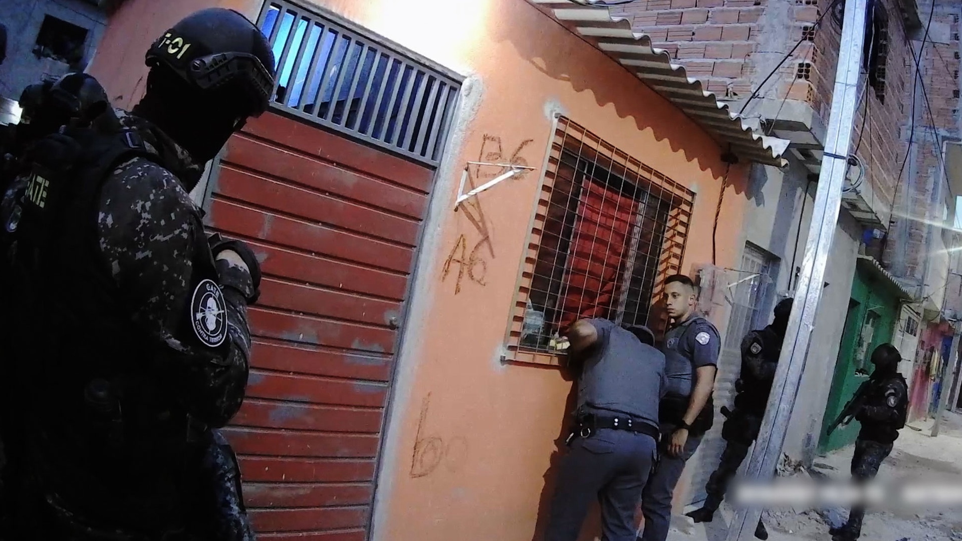 Olhos da Lei : Ações Policiais e Conflitos Familiares