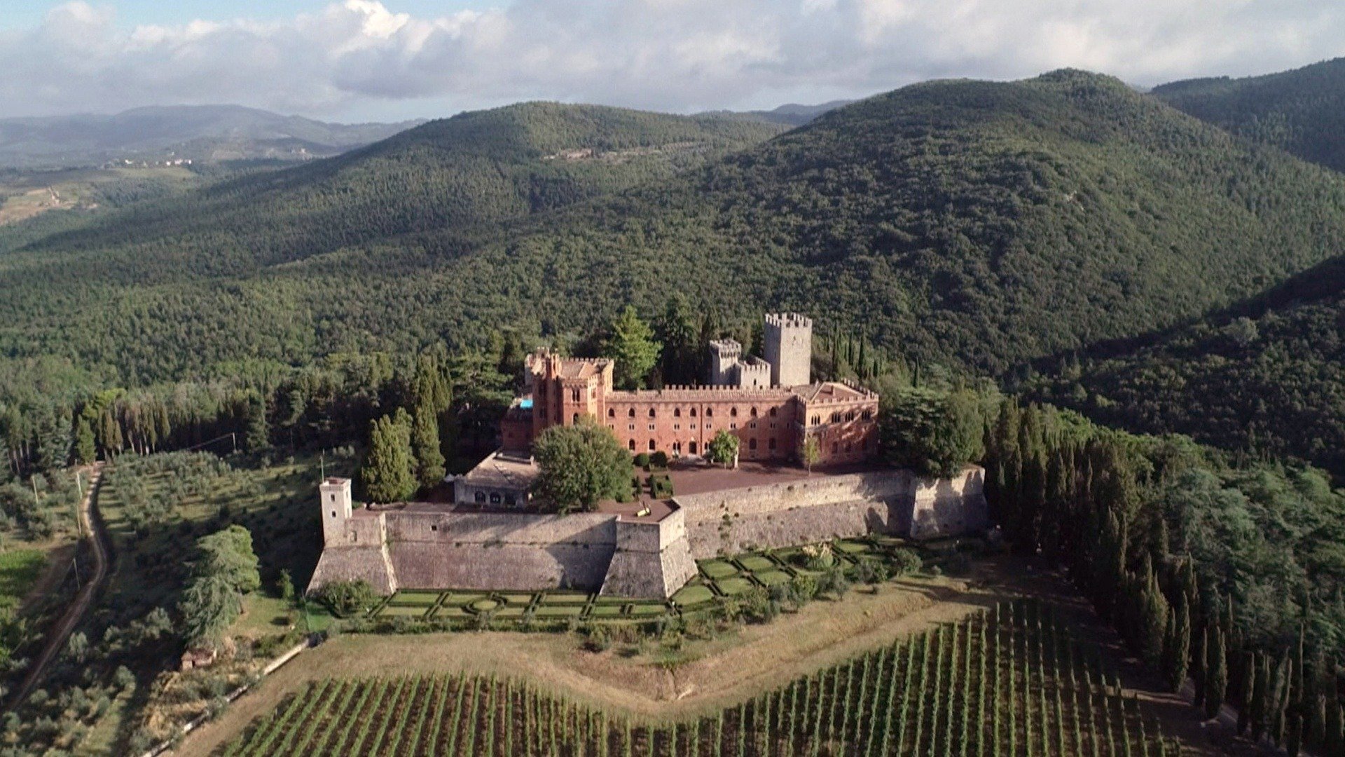 Vinícolas ao Redor do Mundo : Itália - A Nobreza dos Vinhos da Toscana