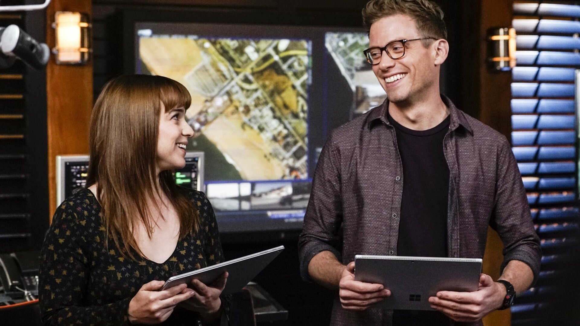 NCIS: Los Angeles : Tidings We Bring