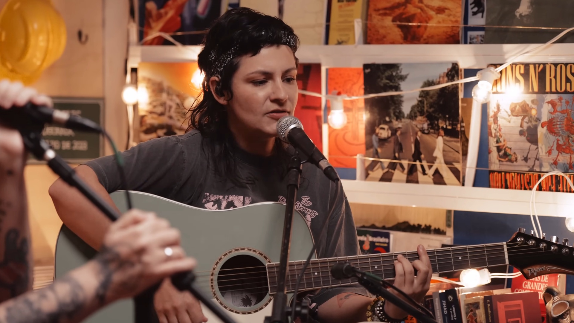 Som no Sebo : Far from Alaska