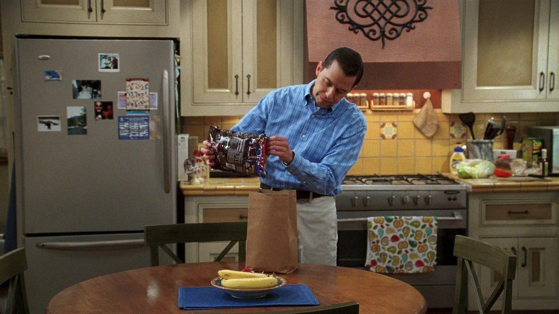 Two and a Half Men : Give Me Your Thumb