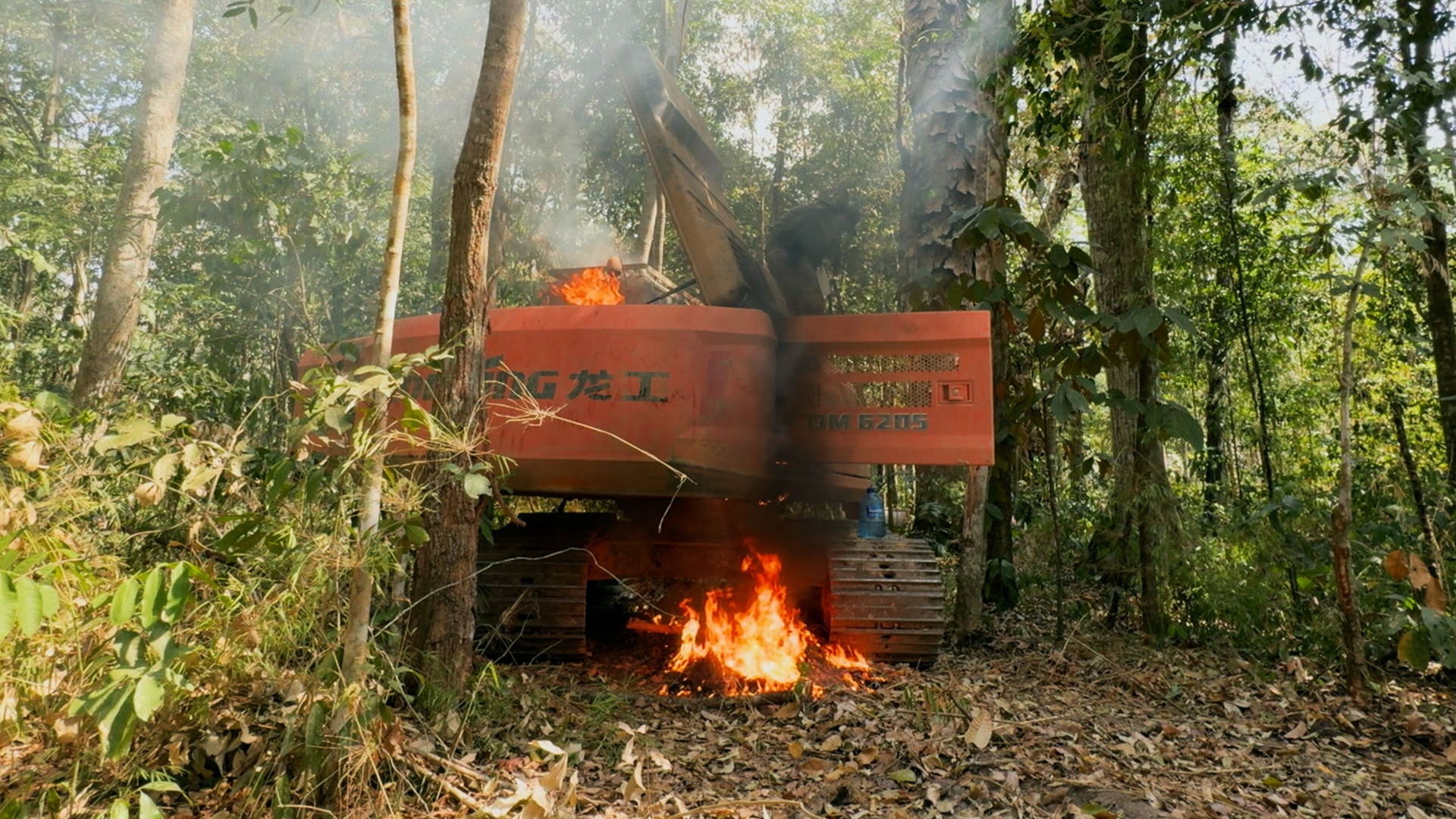 Operação Fronteira - Brasil : Máquinas de Desmatamento
