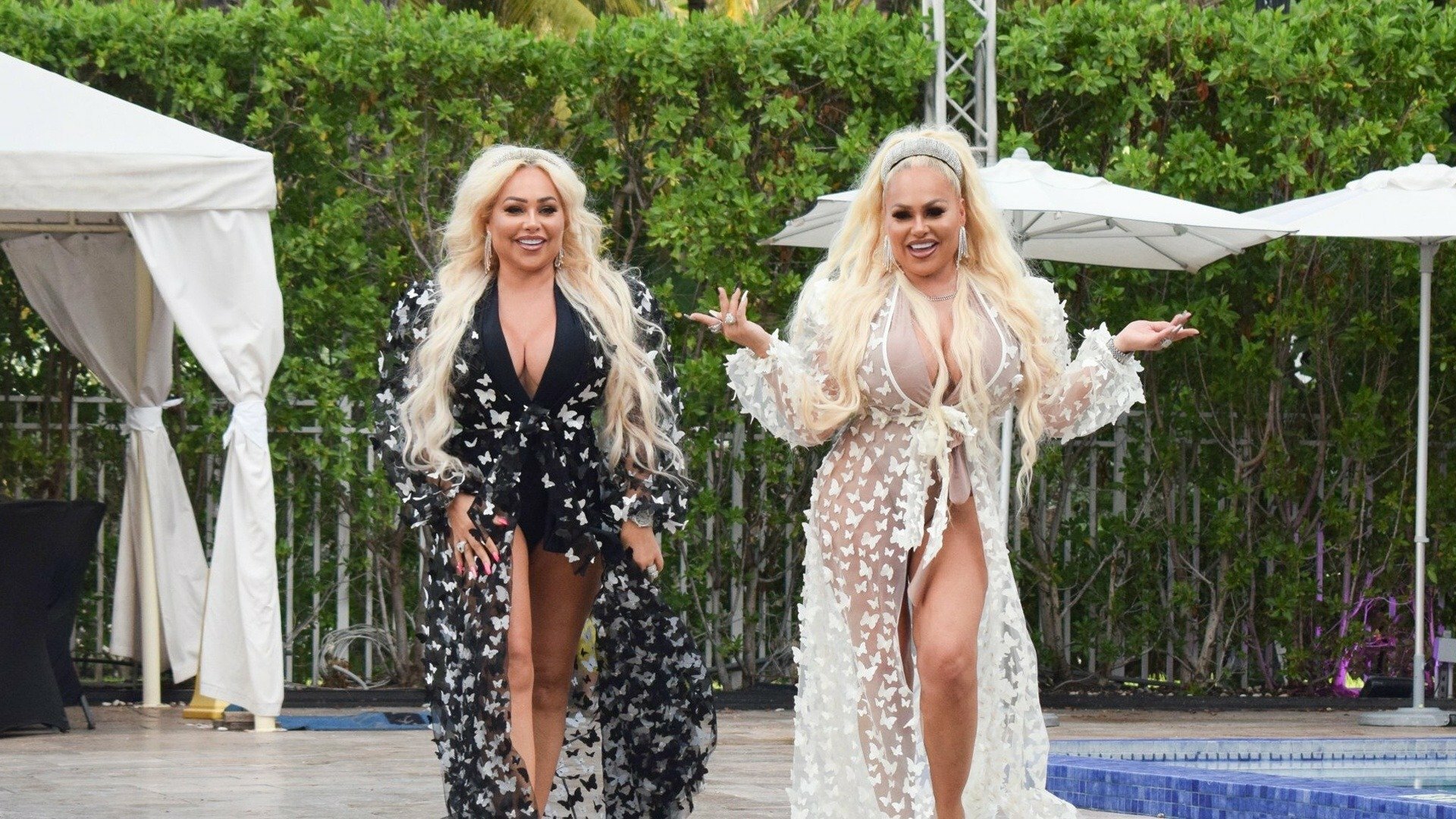 Darcey & Stacey : Grandes Jogadas e Pequenos Biquínis
