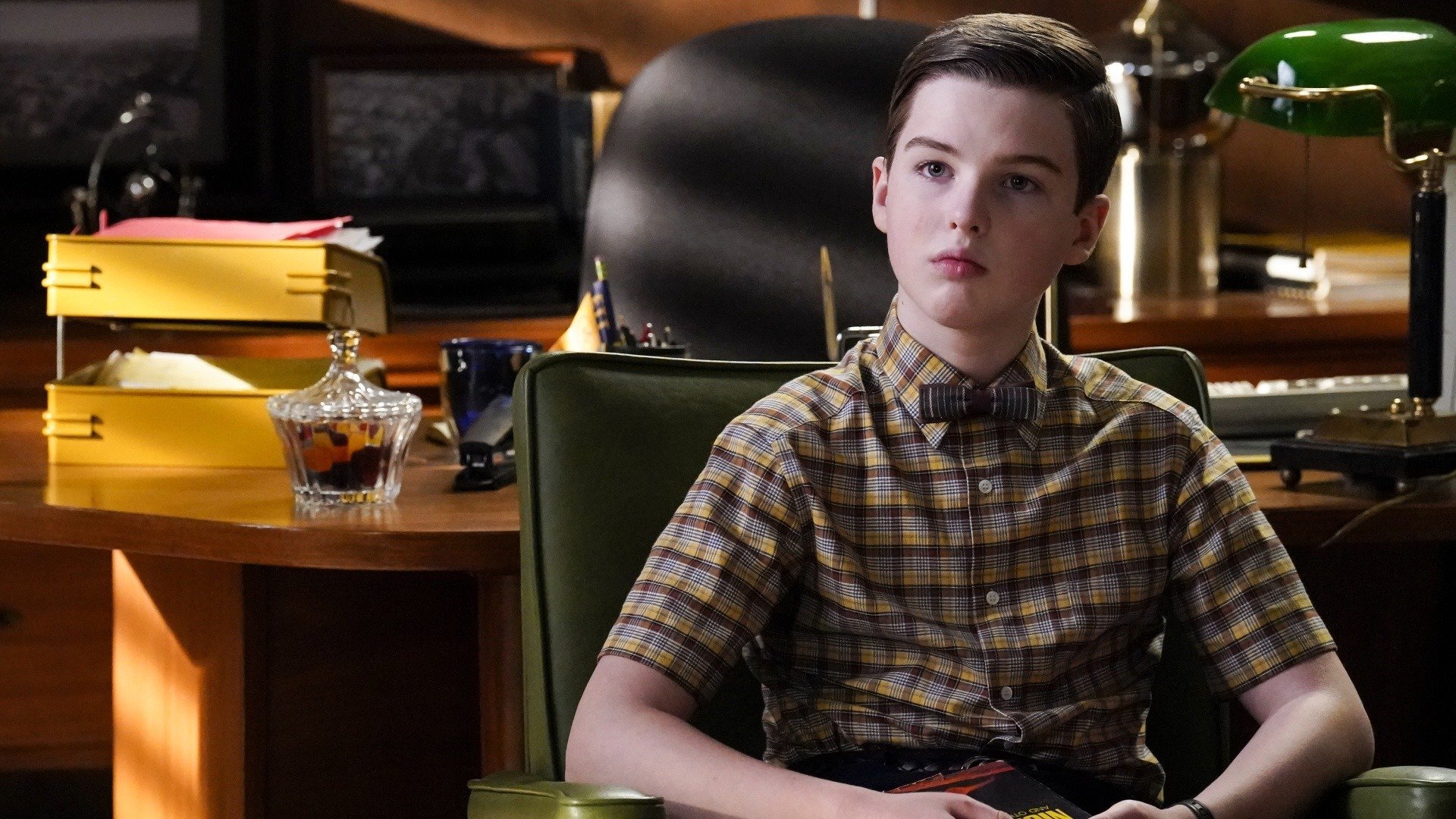 Young Sheldon : Babies, Lies and a Resplendent Cannoli
