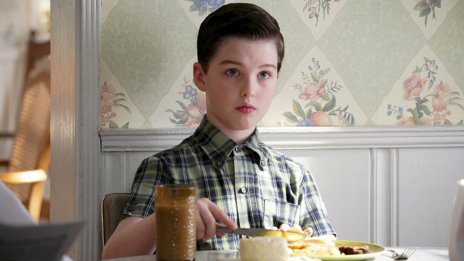 Young Sheldon : Quirky Eggheads and Texas Snow Globes