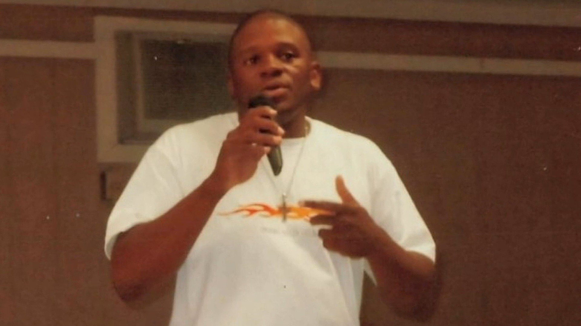 Assassinato de uma Sexta à Noite : A Jogada de um Assassino