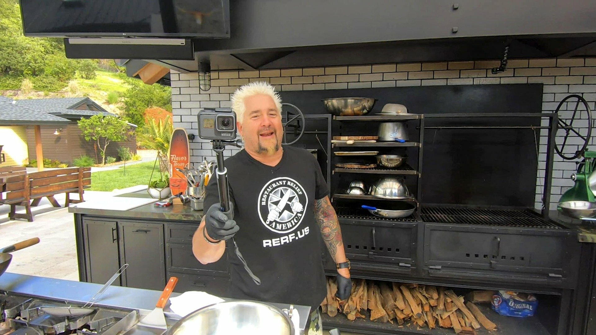 Lanchonetes Clássicas com Guy Fieri : Delícias do Lar
