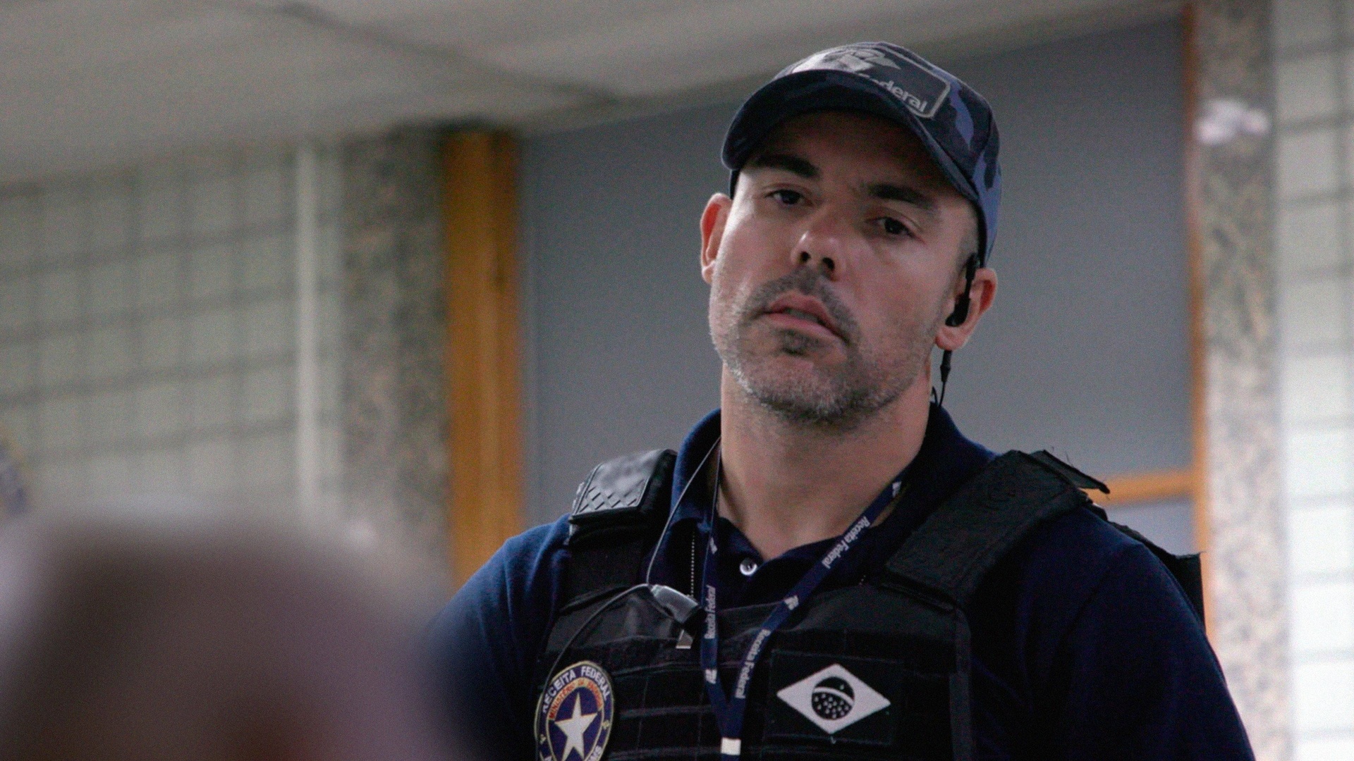 Aeroporto - Área Restrita : Três É Demais