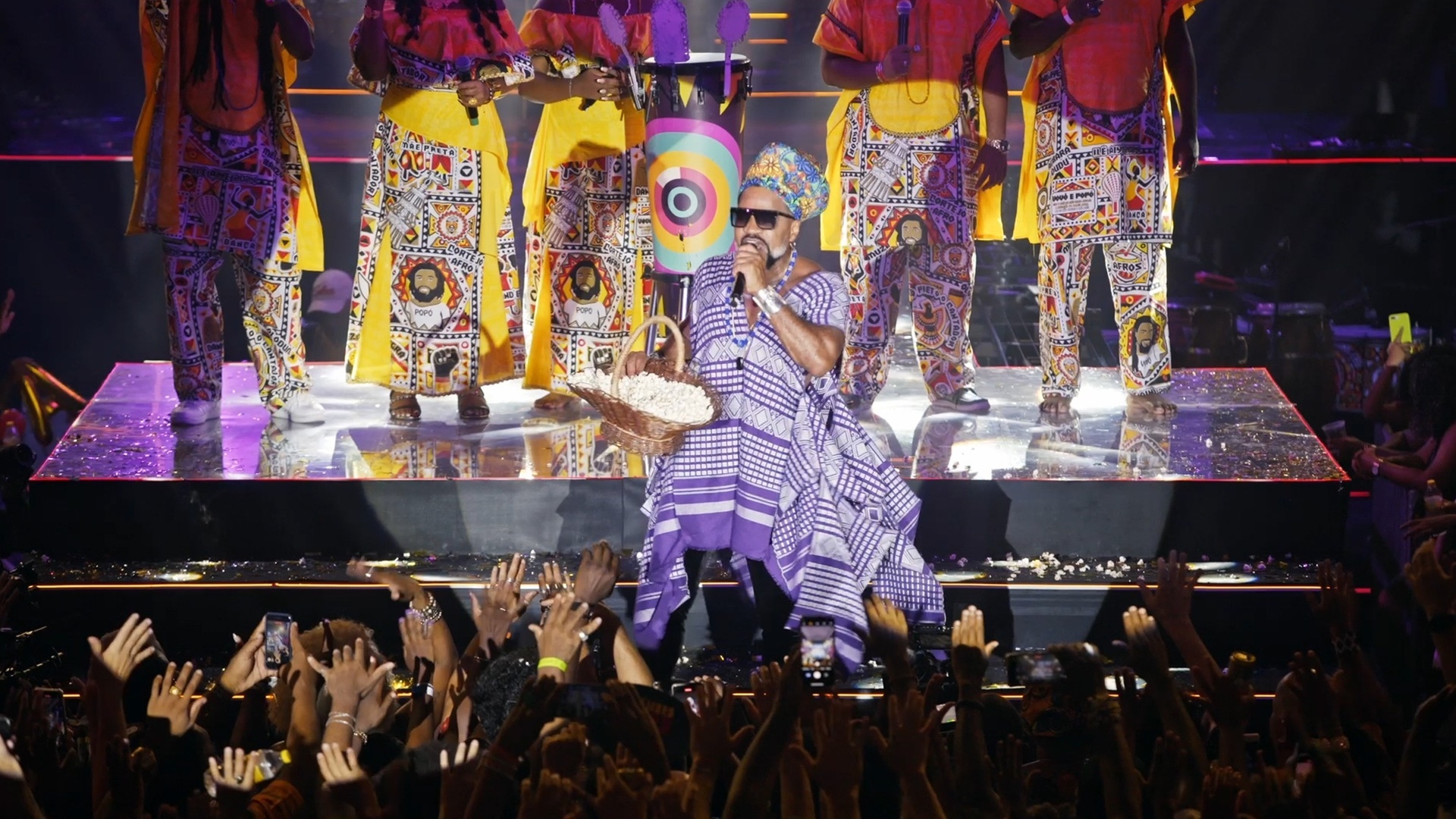 Carlinhos Brown - Em Meia Lua Inteira : Taco de Arame, Cabaça, Barriga