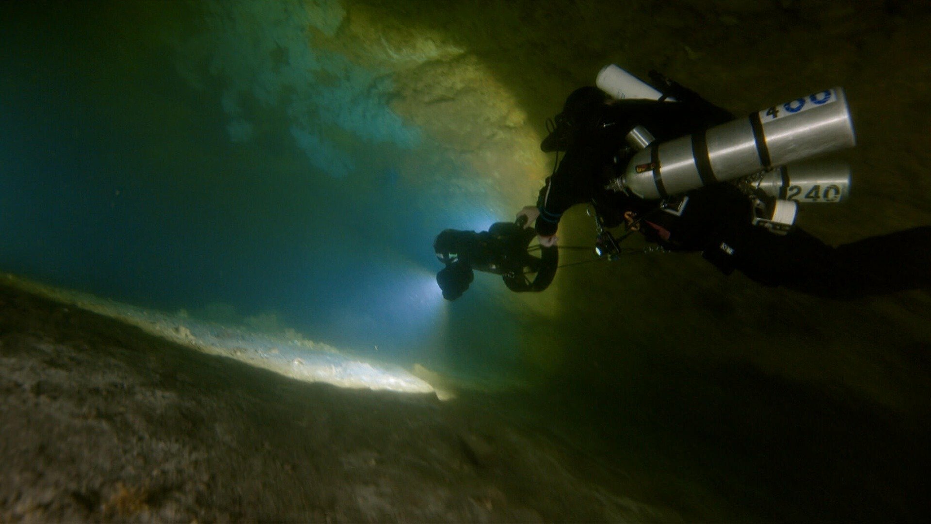 A Maldição do Triângulo das Bermudas : Buracos no Oceano