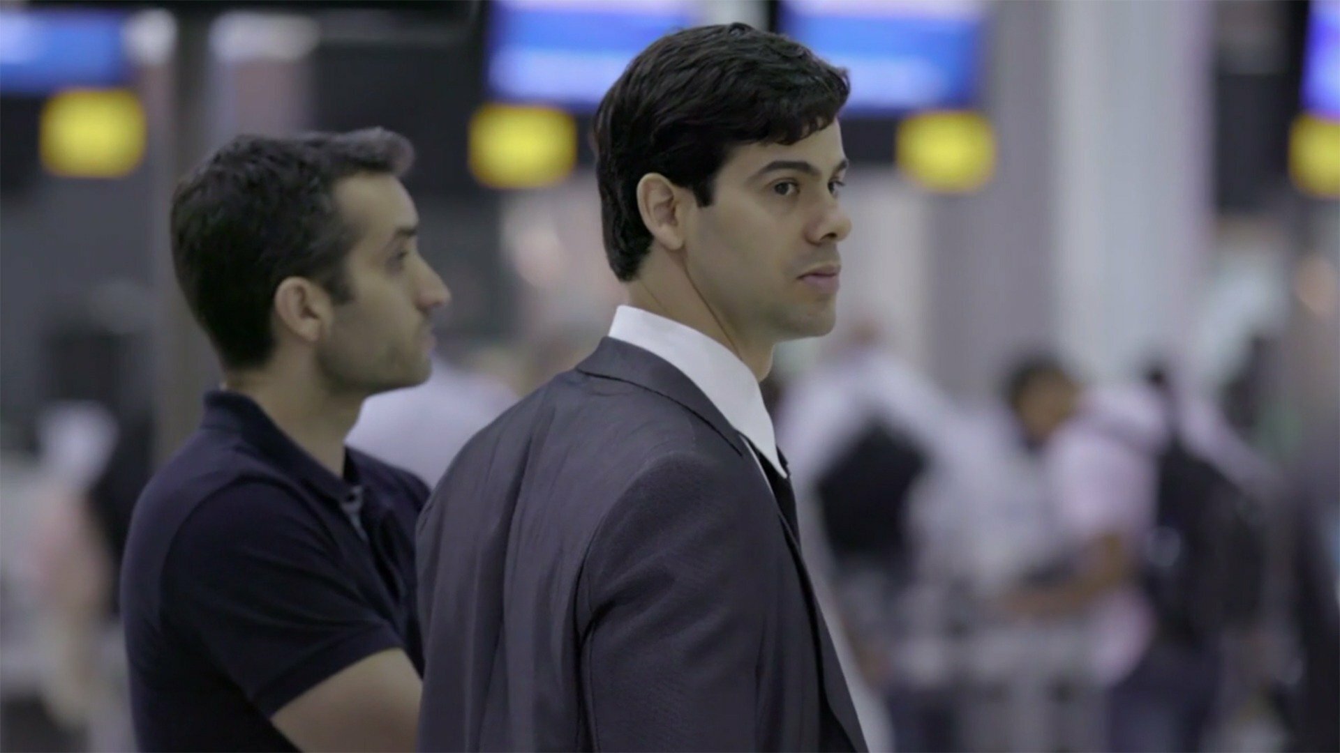 Aeroporto - Área Restrita : Você Acha que Isso É Contrabando?