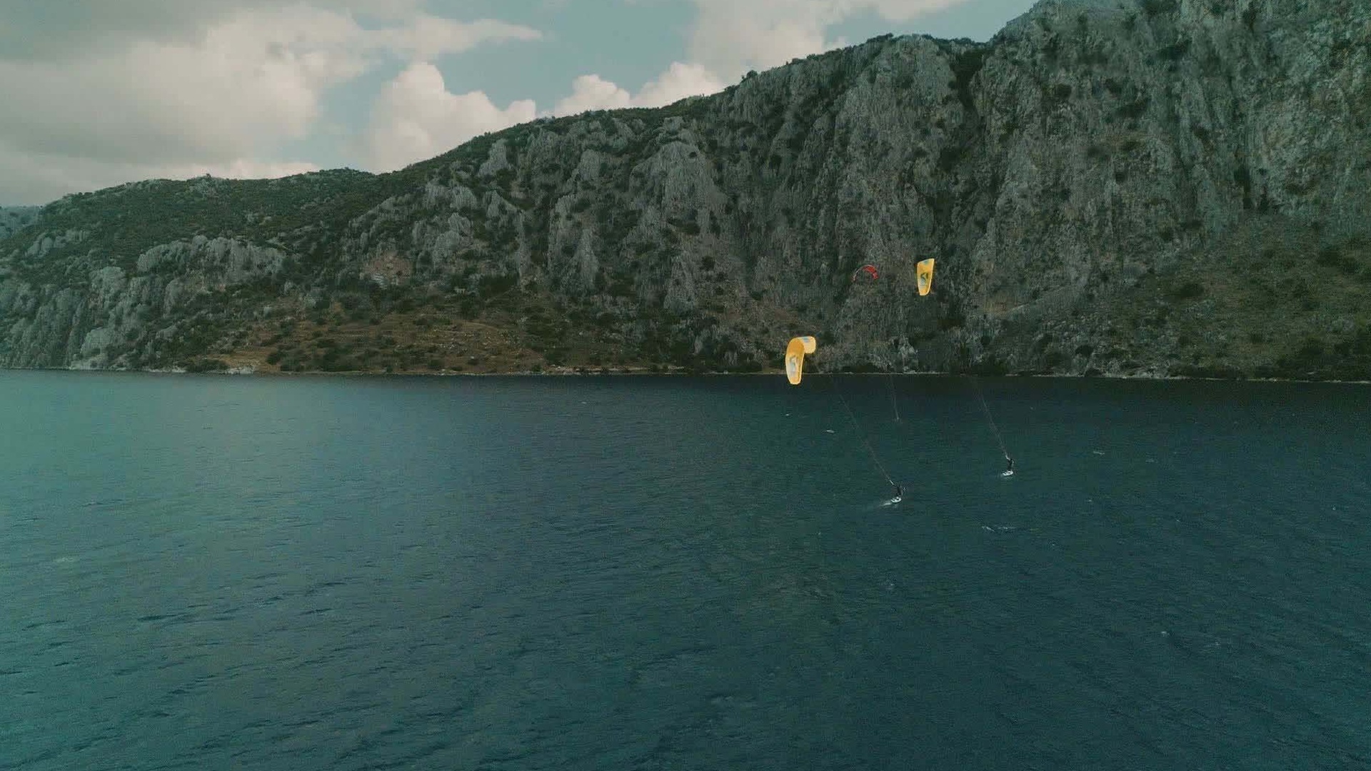 Ventos do Mediterrâneo : Praticando Mergulho e Foil Surf